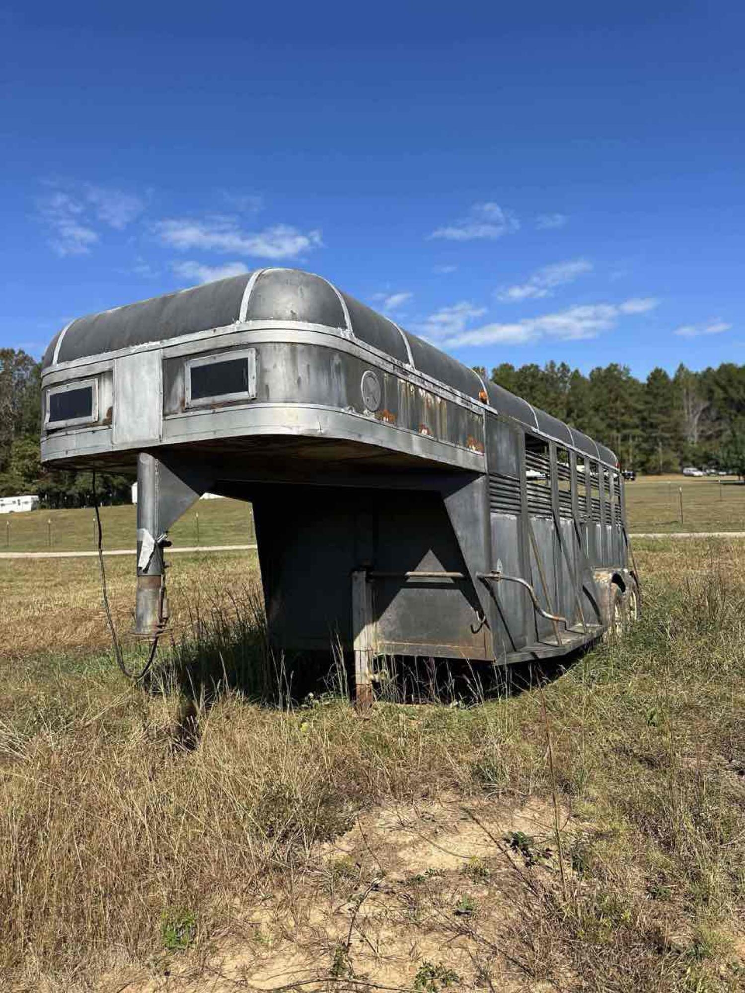 16ft Gooseneck Livestock Trailer (A54865)