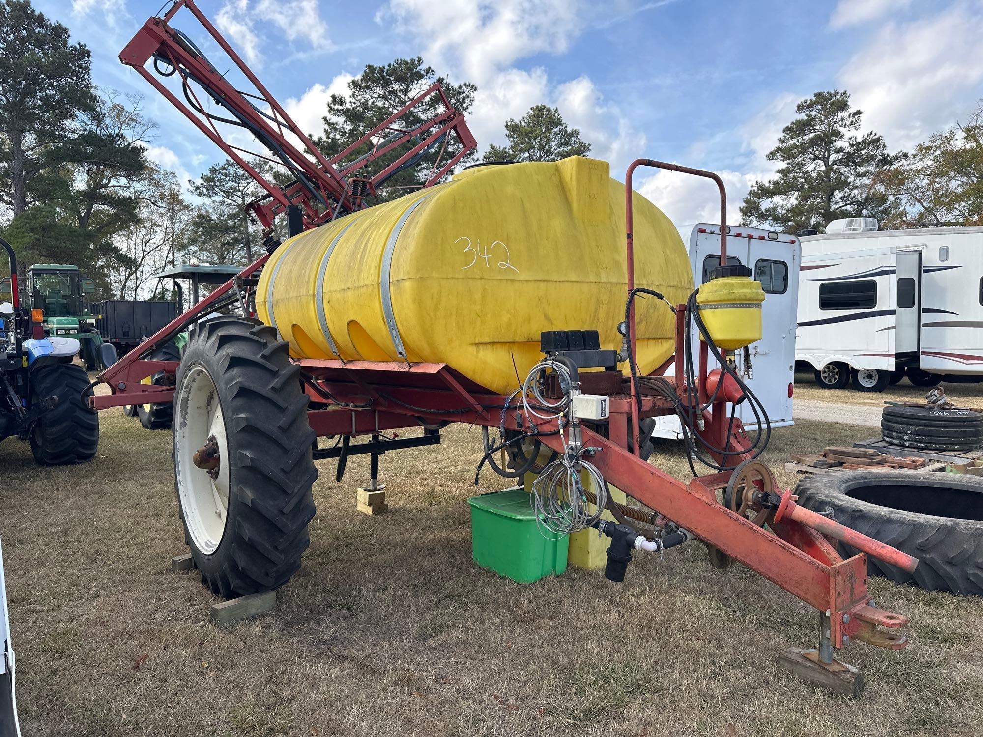 CENTURY 1000 GALLON SPRAYER (A52708)