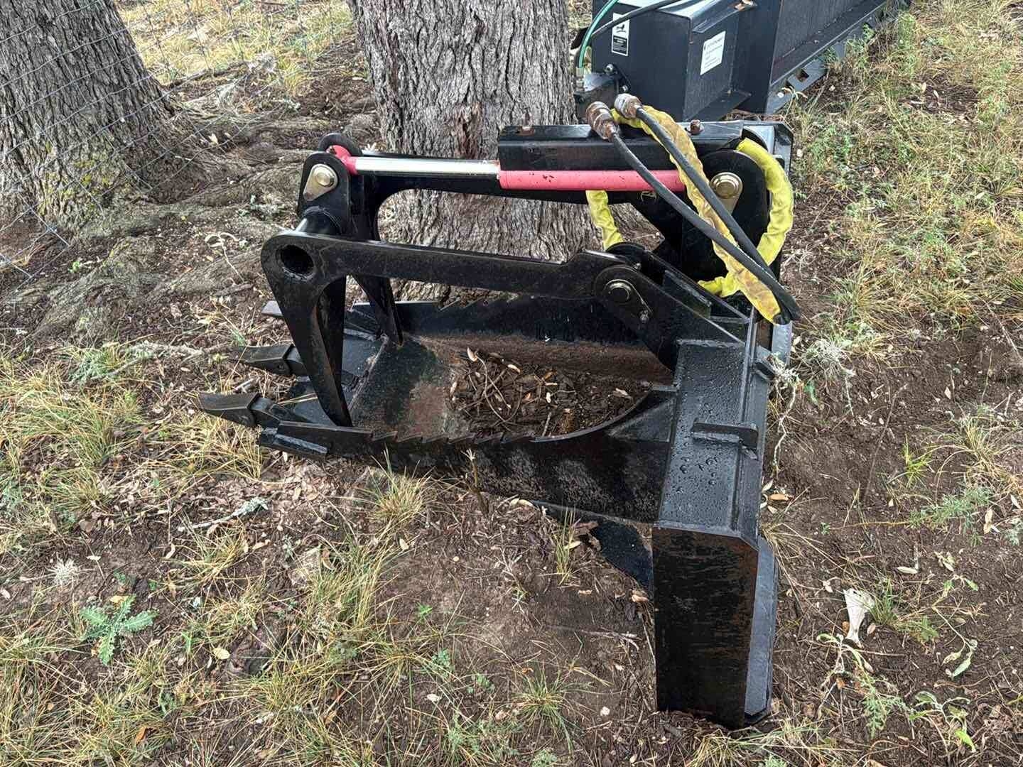 SKID STEER ATTACHMENT GRAPPLE GRUBBER (A58214)