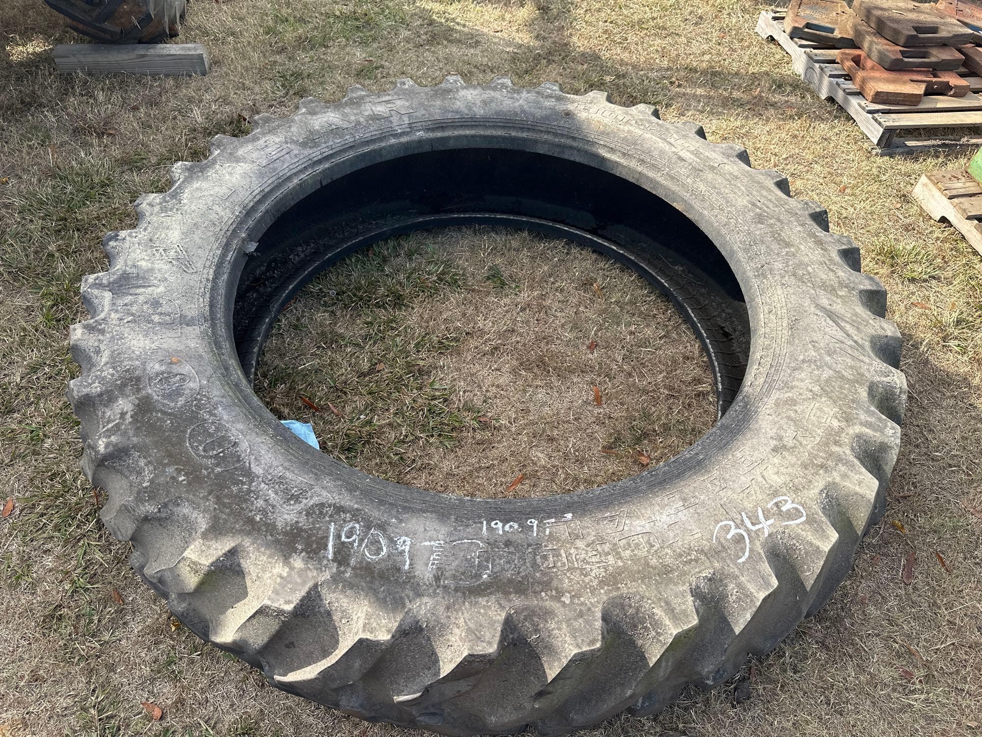 (1) 420/80R46 USED TIRE (A52708)