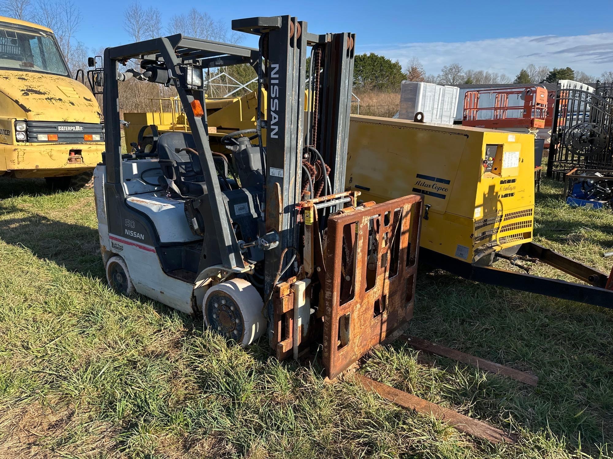 INOP Nissan 50 Forklift (A57453)