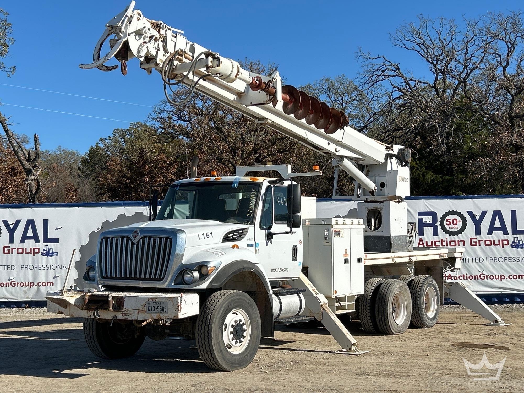 2013 International WorkStar 7400 Altec D3060ATR Insulated Digger Derrick Truck (A55973)