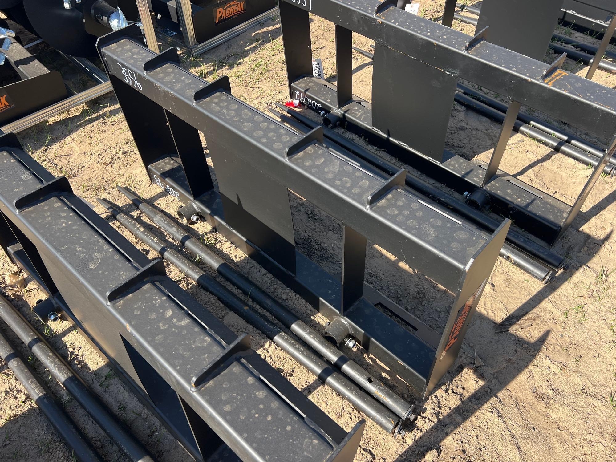 UNUSED PABREAK GCC56-2 PRONG HAY SPEAR (A57193)