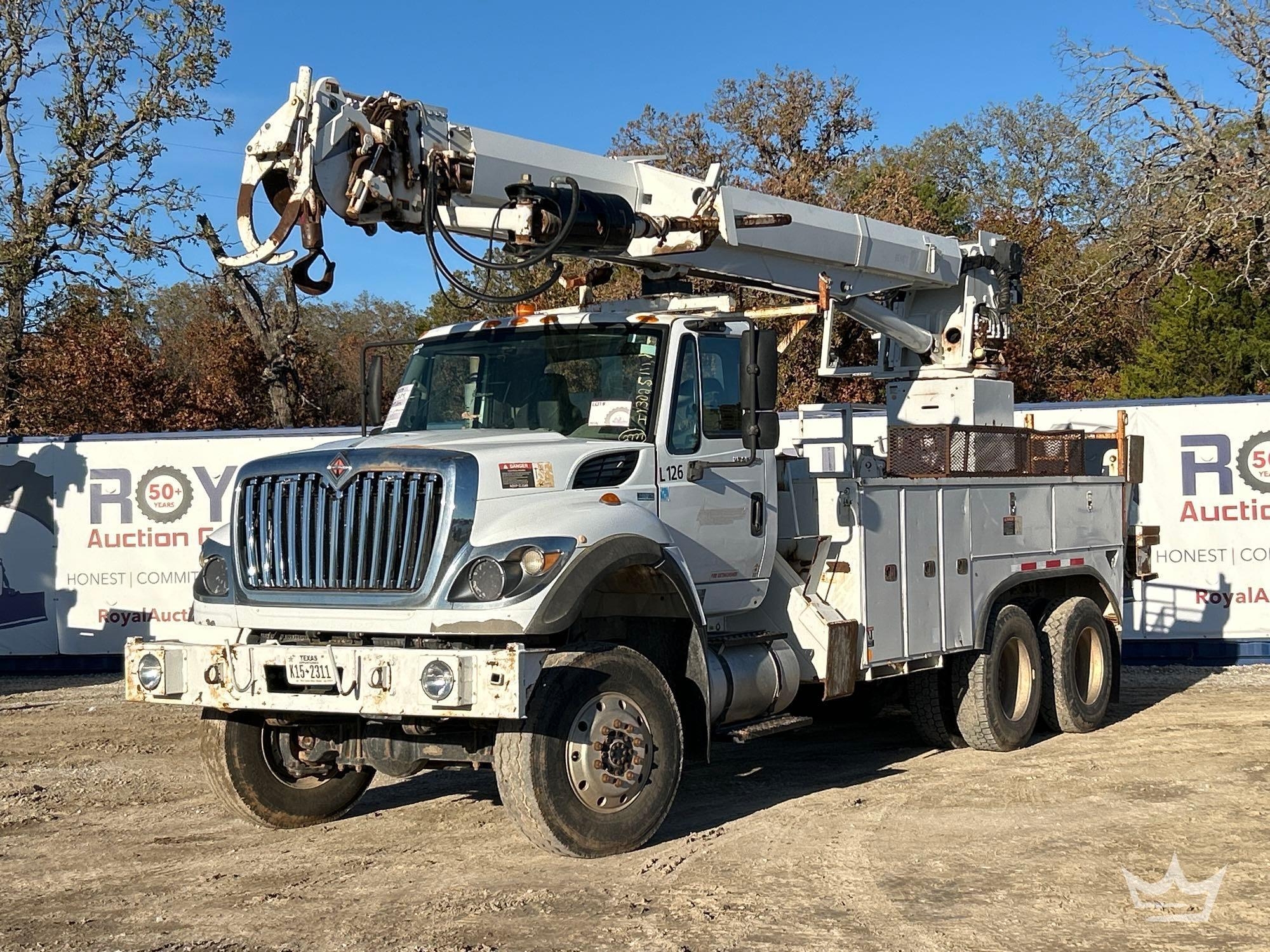 2013 International WorkStar 7500 T/A Altec D3060BTR Insulated Digger Derrick Truck (A55973)