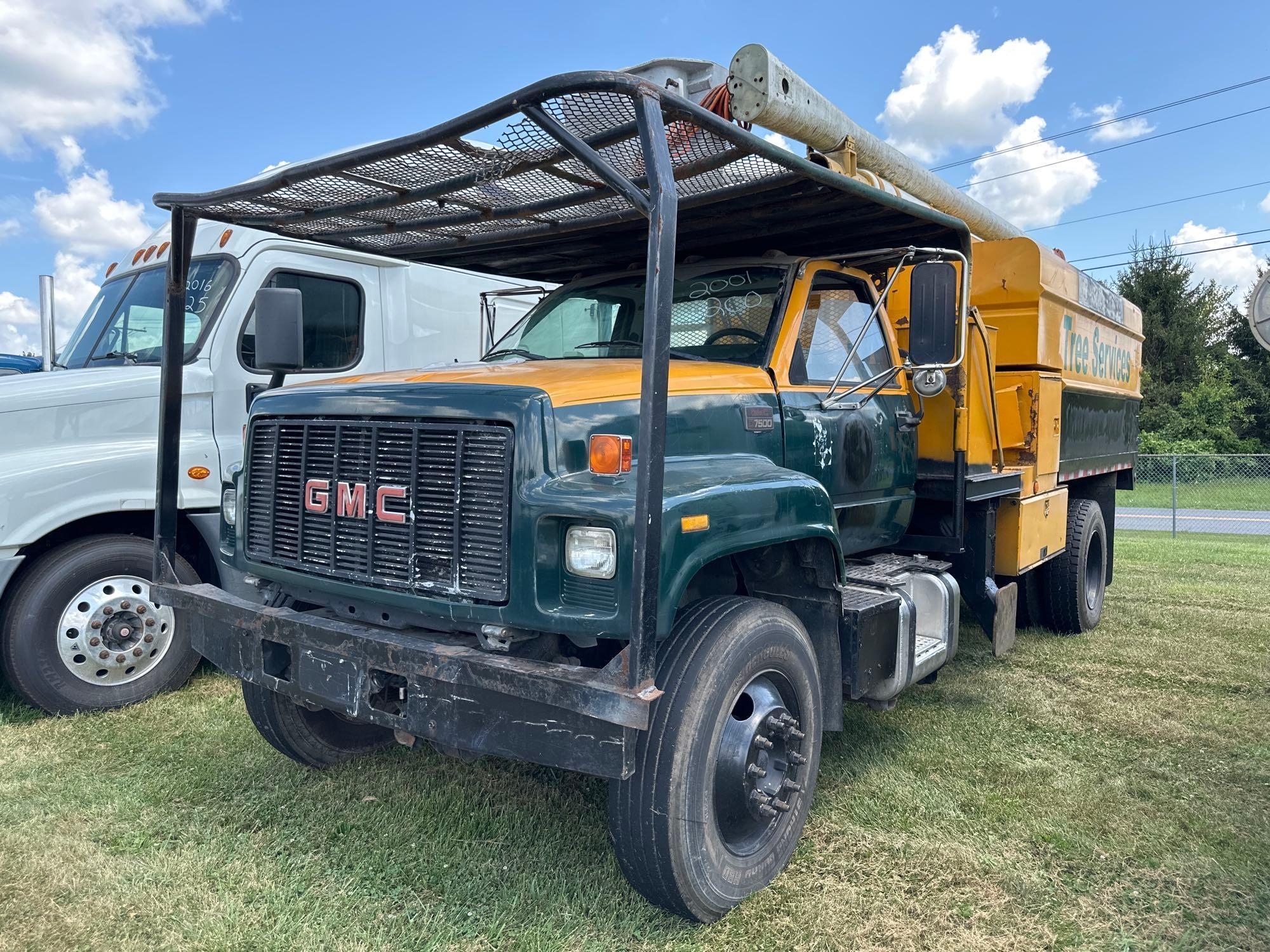 2001 GMC C7500 Tree Truck (A55272)
