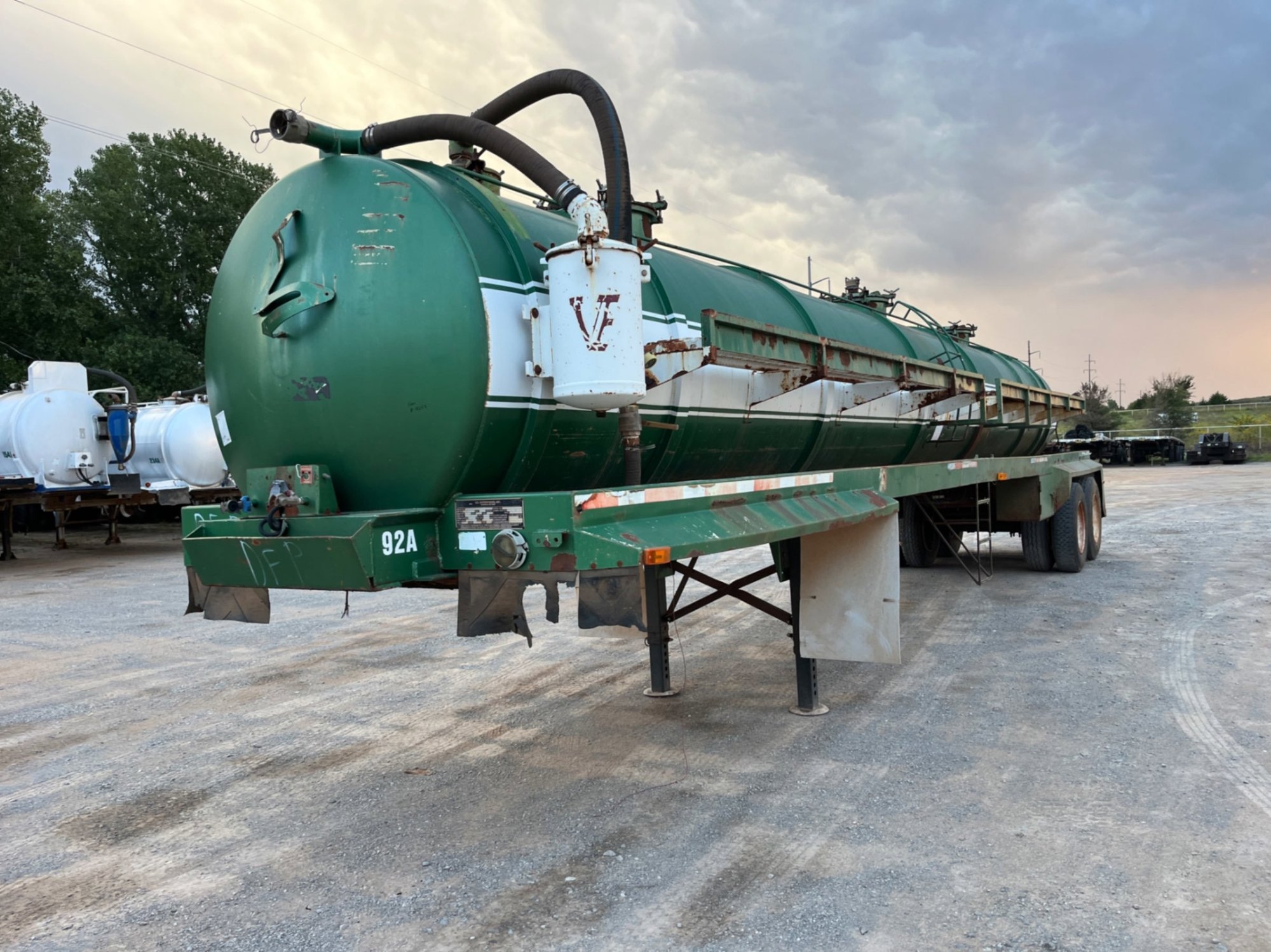 2005 V.E. ENTERPRISES 130 BBL STEEL VACUUM TRAILER (A53843)
