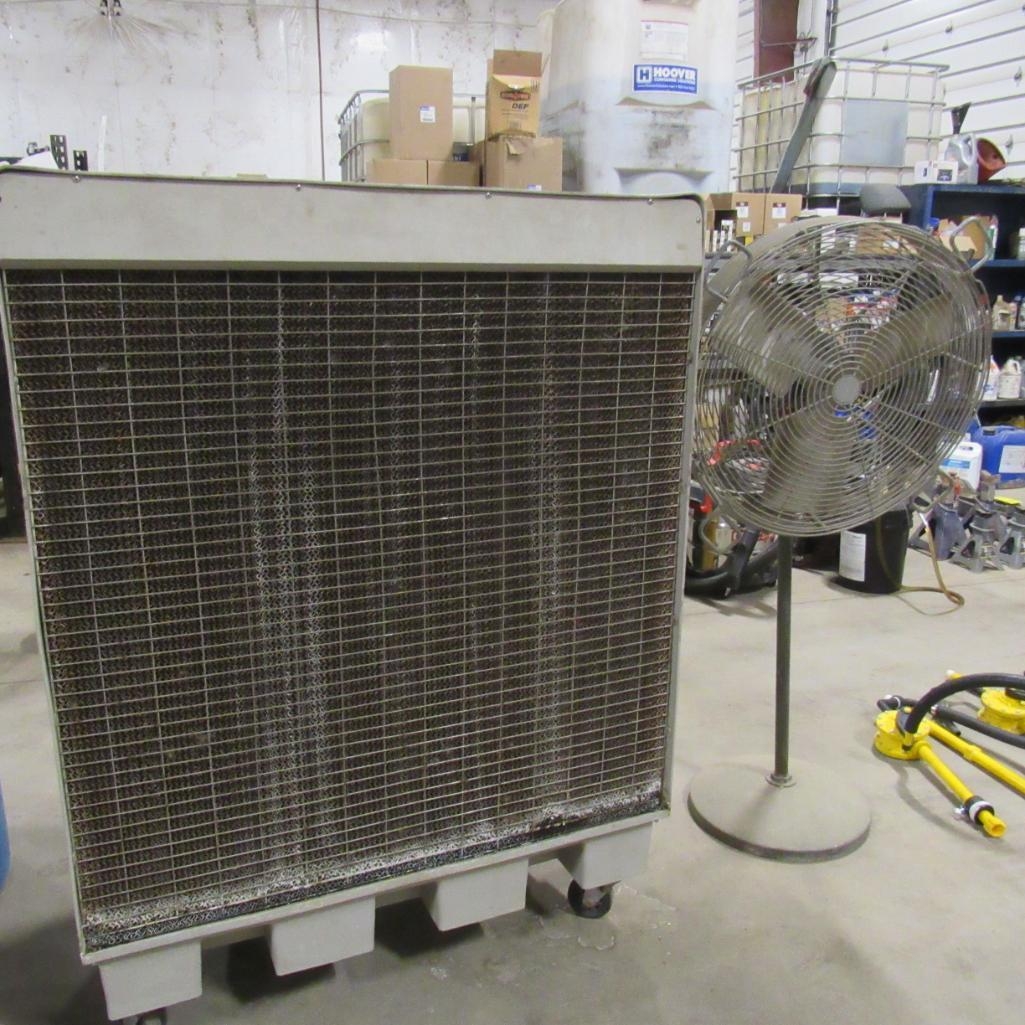 Globel Industrial 44" Water Cooled Fan, 24" Electric Pedestal Fan (A59076)