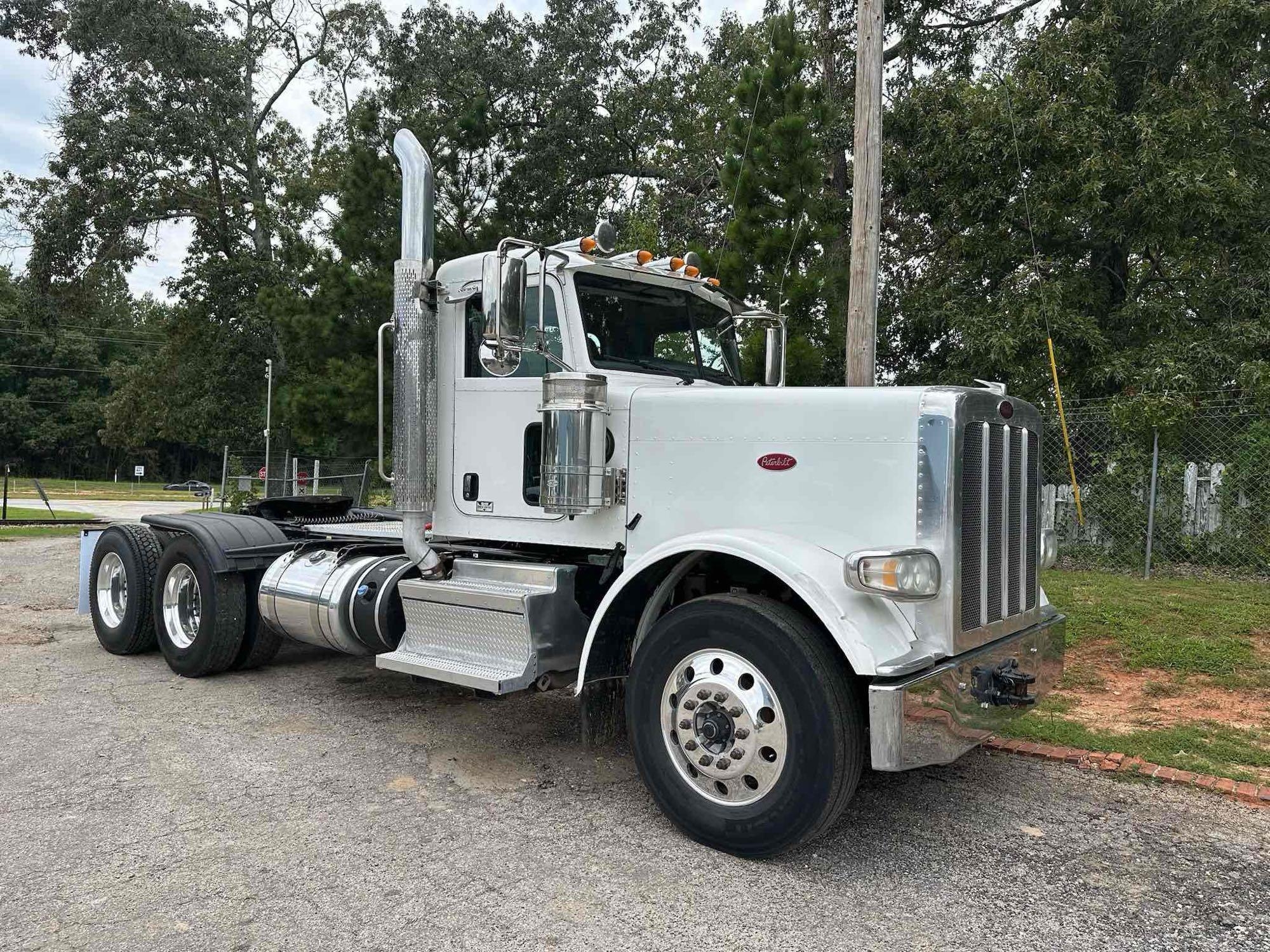 2018 Peterbilt 389 Day Cab Truck, VIN # 1XPXD49X8JD476306 (A51572)