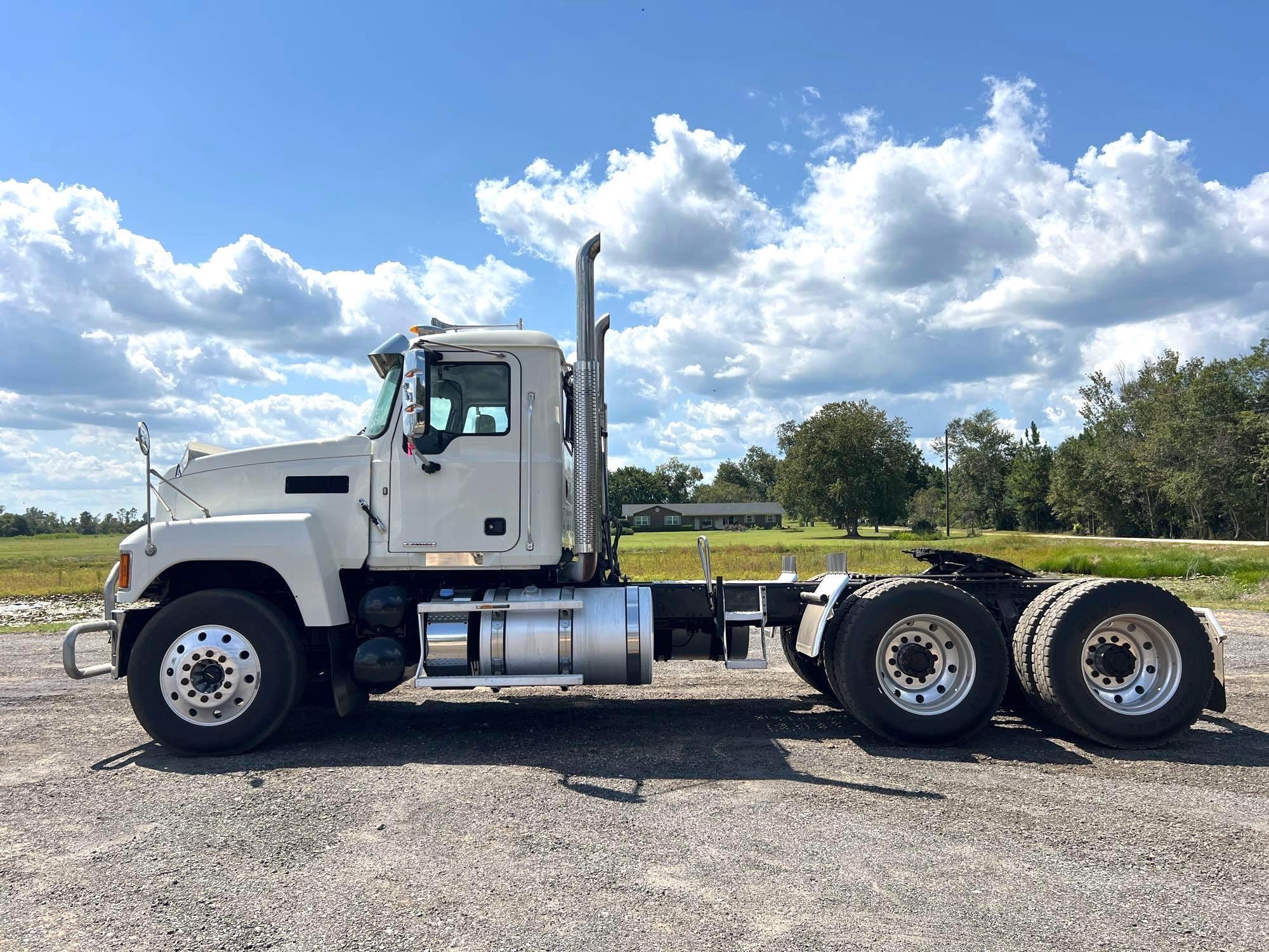 2019 MACK PINNACLE P164T DAY CAB ROAD TRACTOR (A51406)