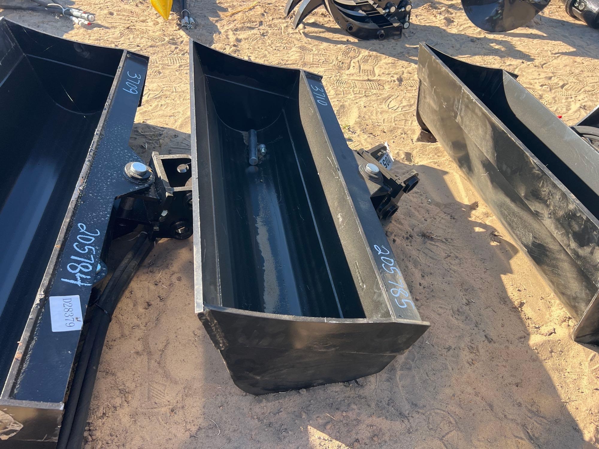 UNUSED FUTURE 32" HYD MINI TILTING BUCKET (A57193)