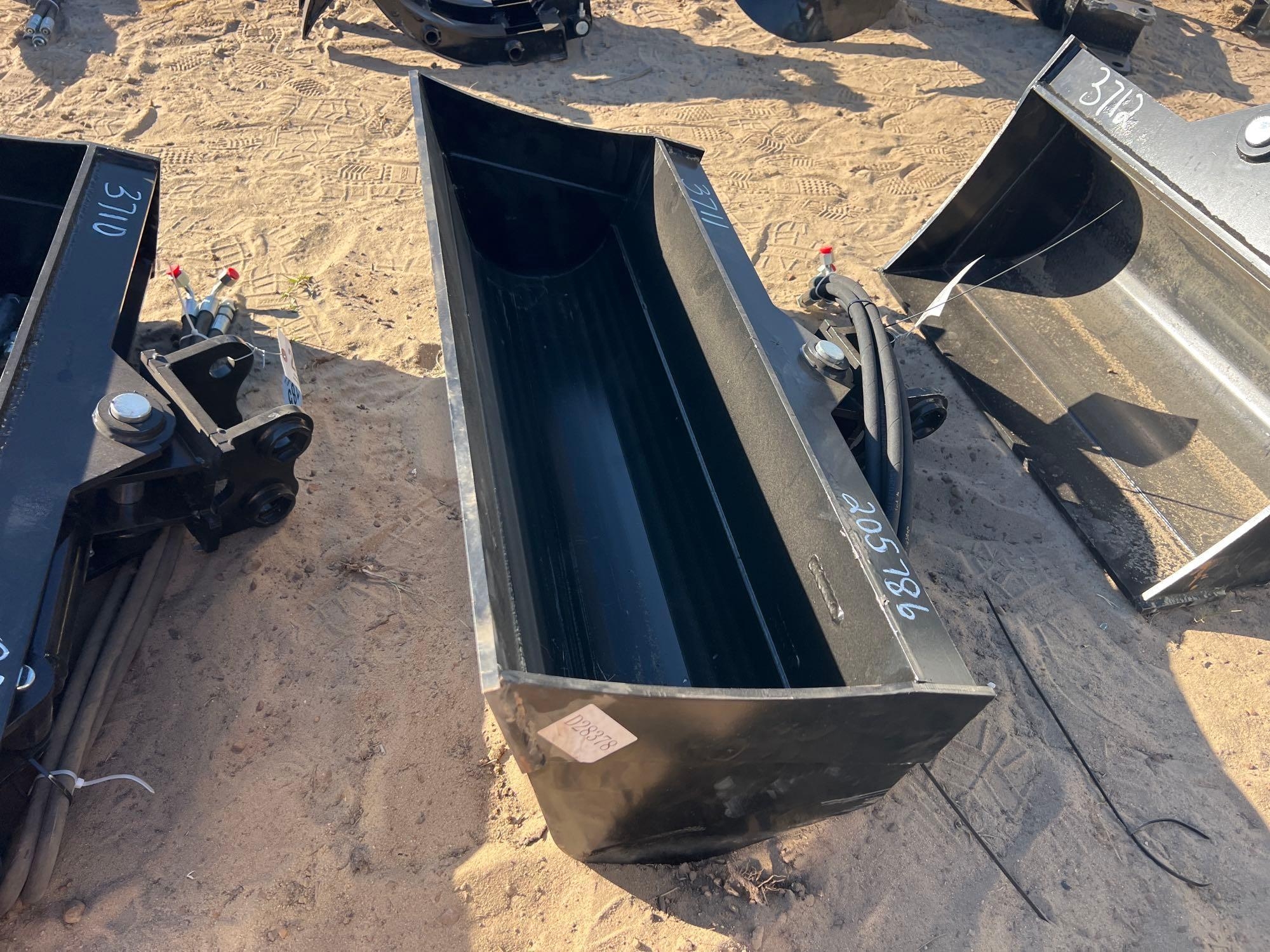 UNUSED FUTURE 32" HYD MINI TILTING BUCKET (A57193)