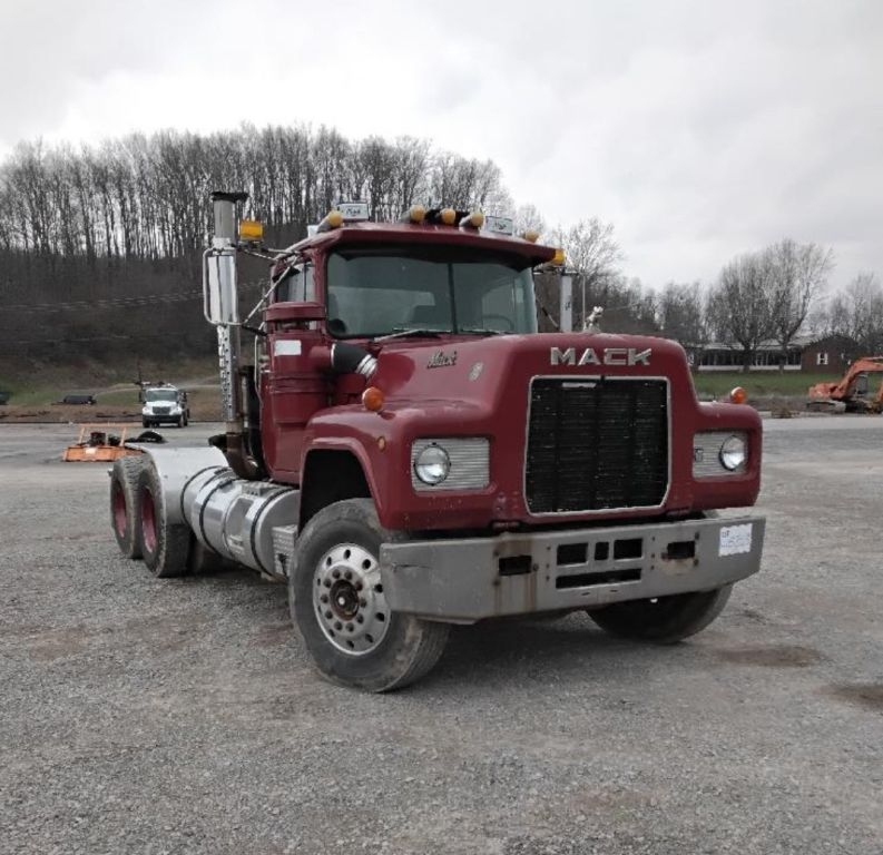1988 Mack R688ST (A62679)