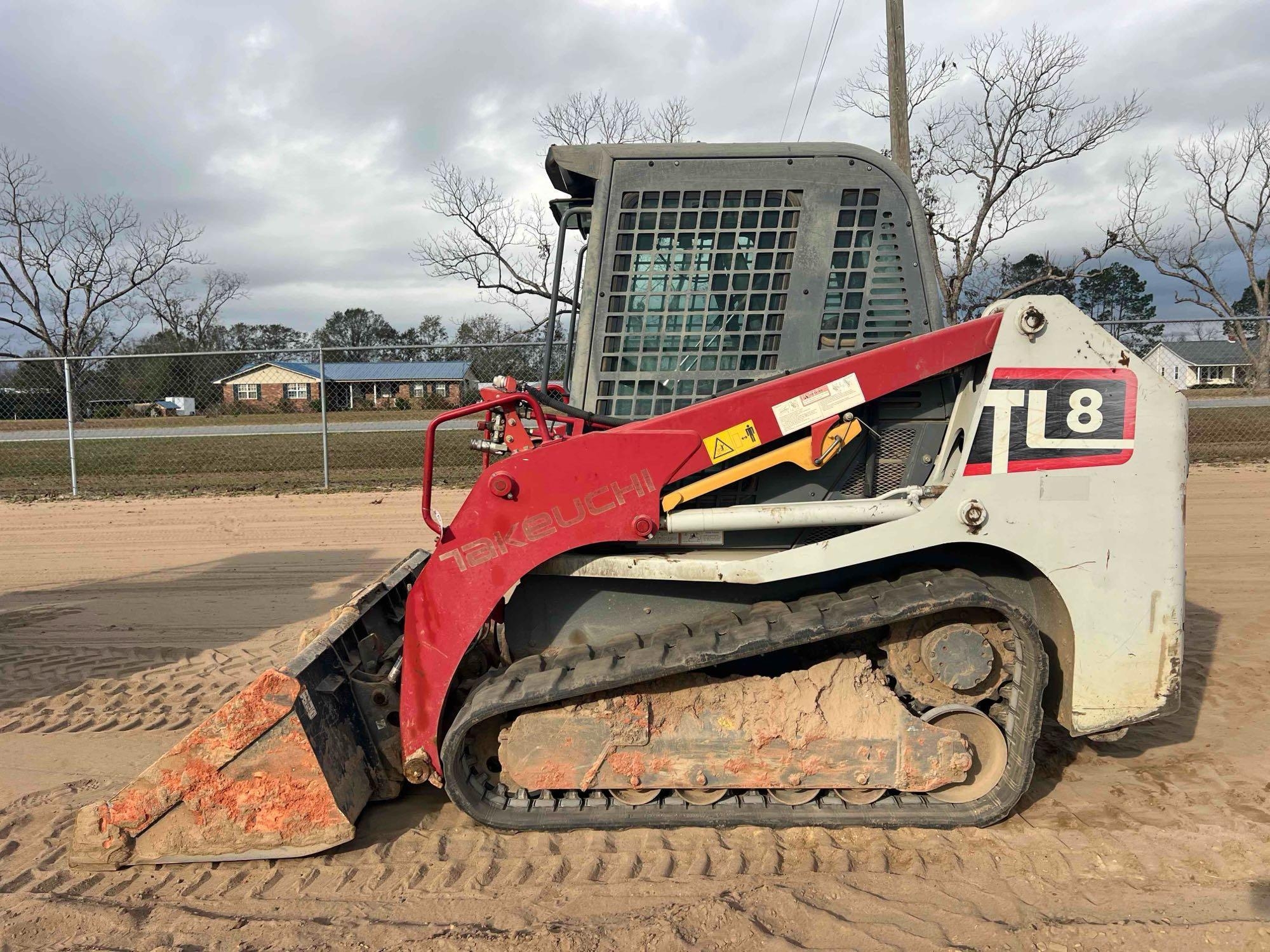2019 TAKEUCHI TL8 SKID STEER (A52709)