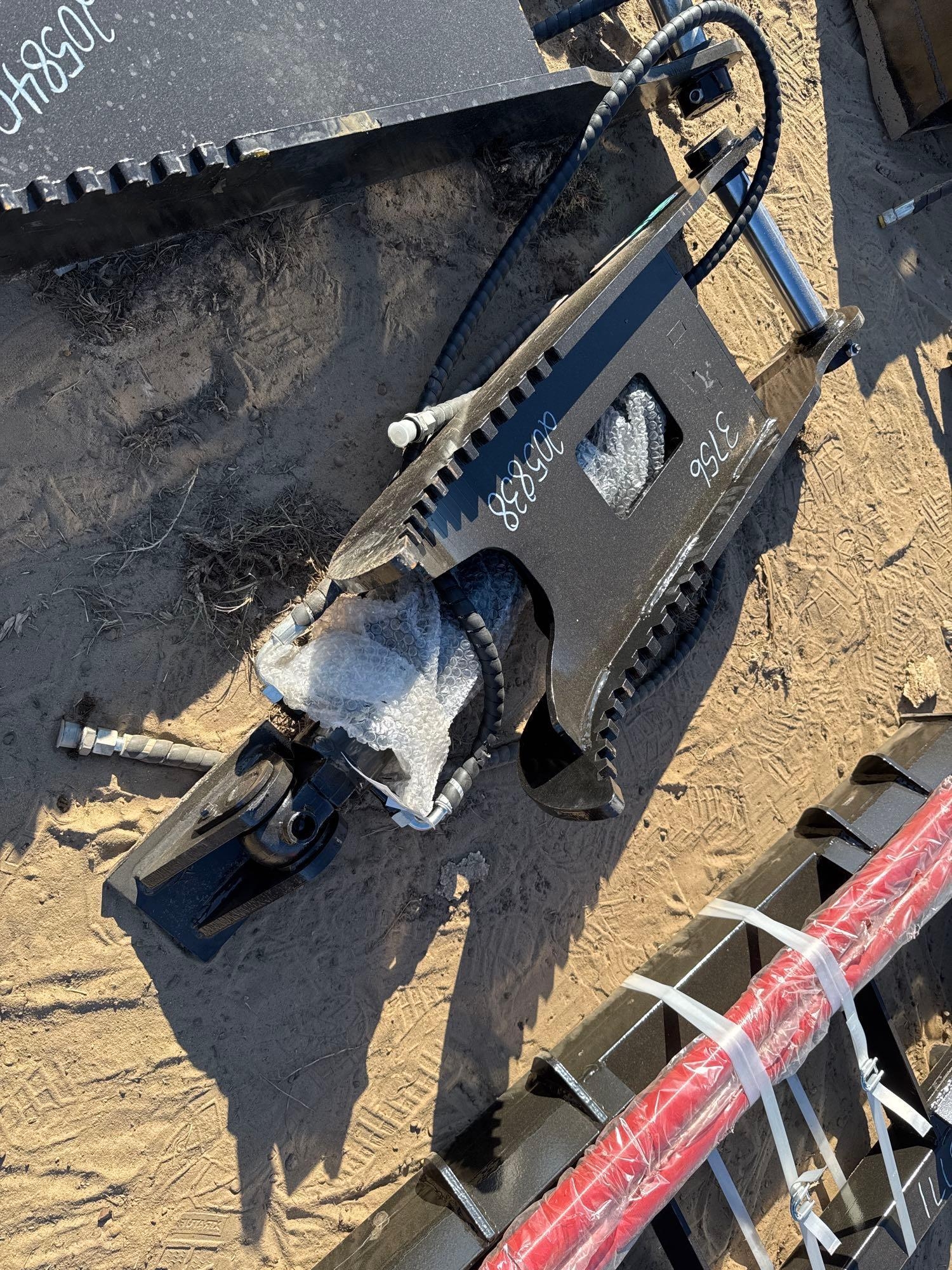 UNUSED FUTURE XJ5T-5T HYD THUMB CLAMP (A57193)