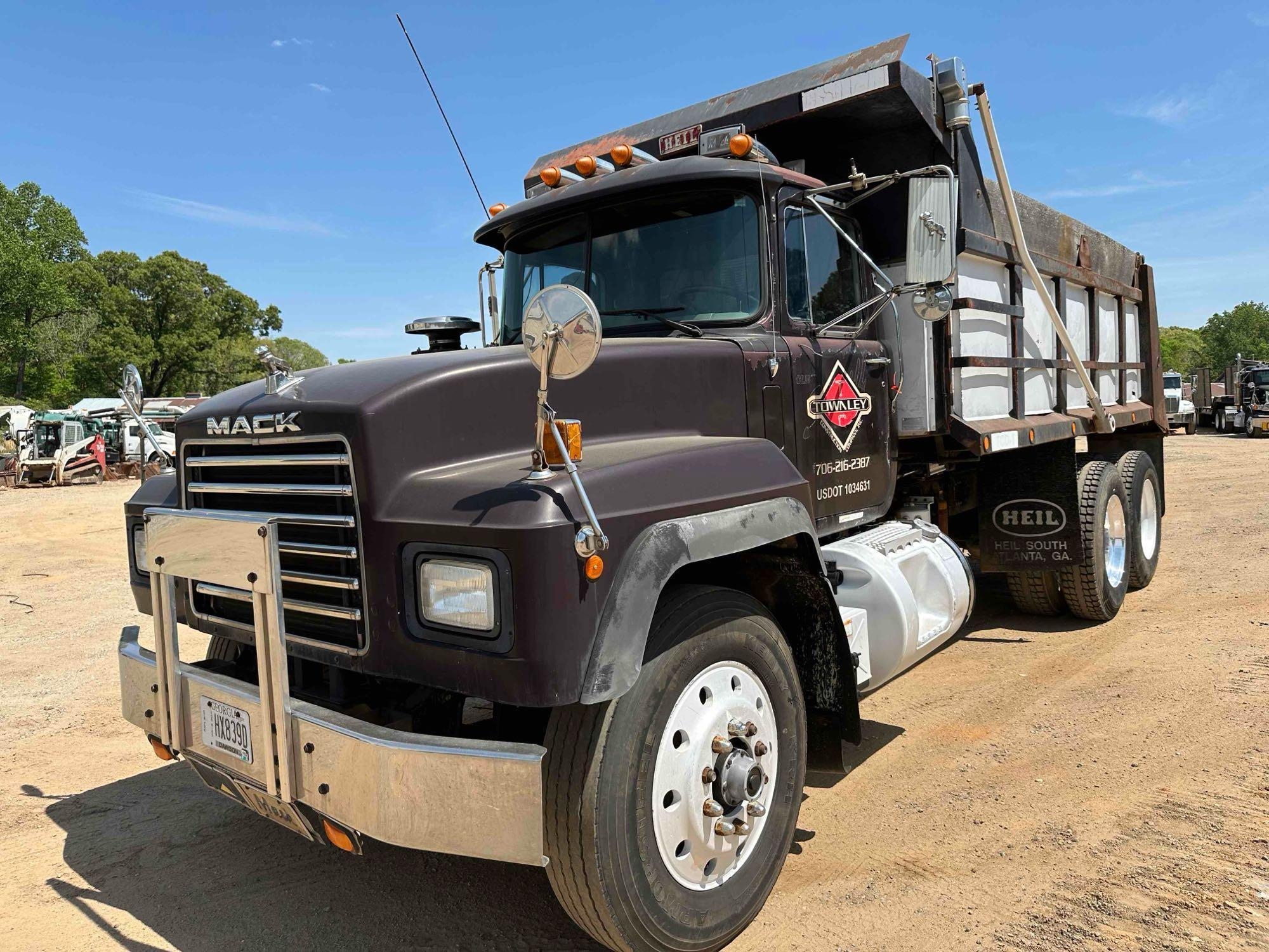 1996 Mack RD688S Truck, VIN # 1M2P267C2TM025082 (A44391)