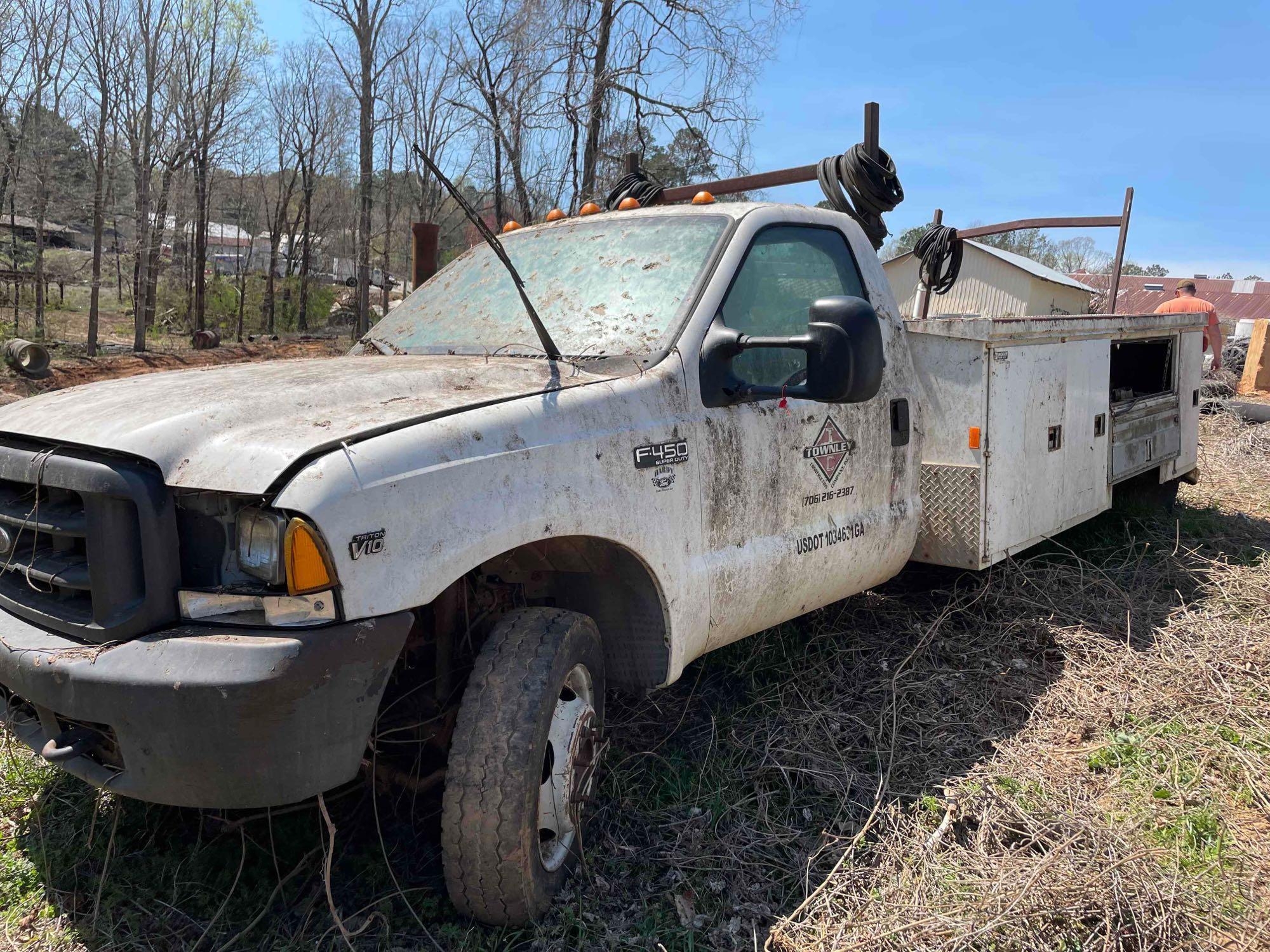 INOP/NON-RUNNING 2000 Ford F-450 Pickup Truck, VIN # 1FDXF46S9YED80883 (A44391)