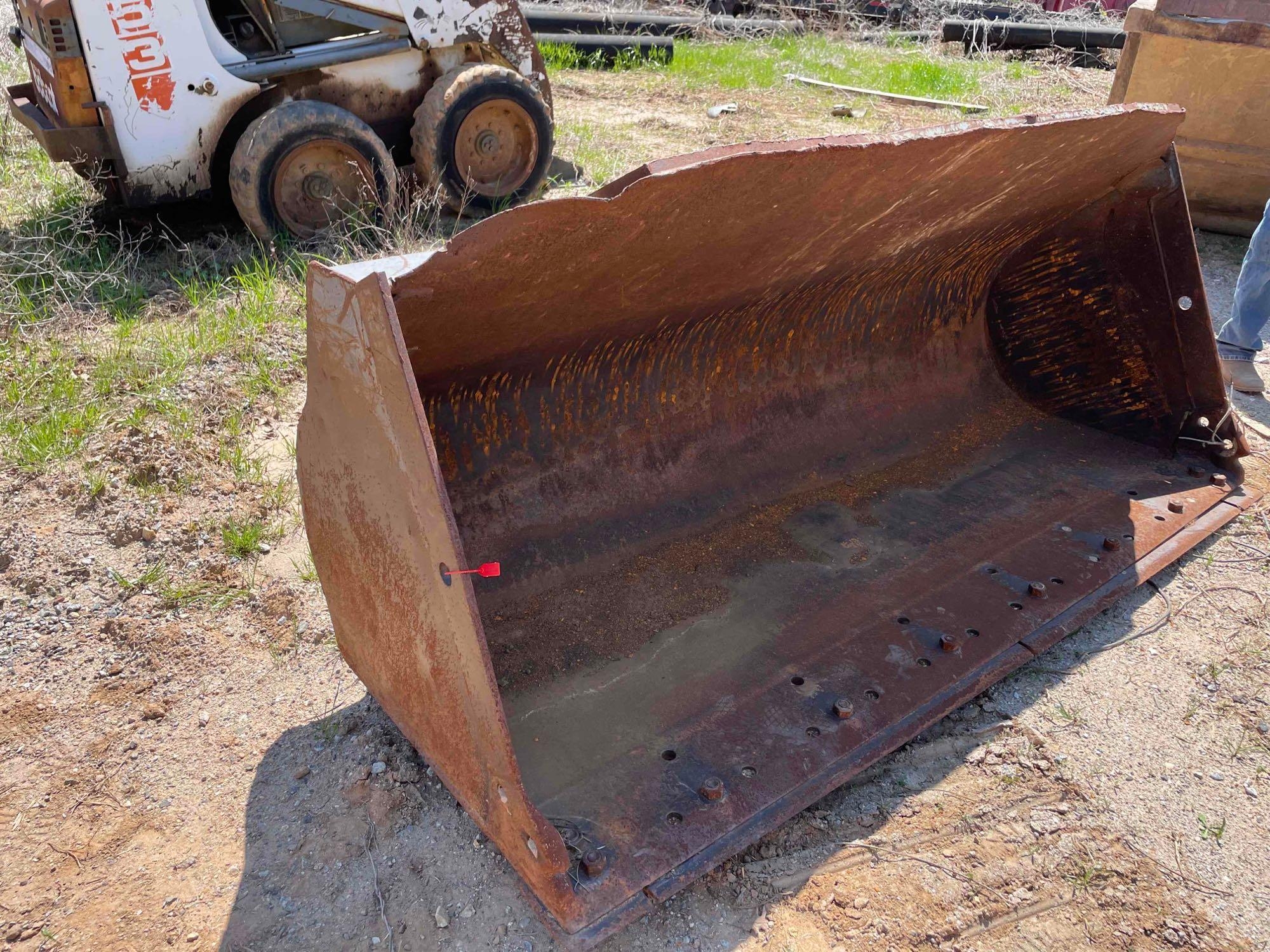CAT IT28 Wheel Loader Bucket (A44391)