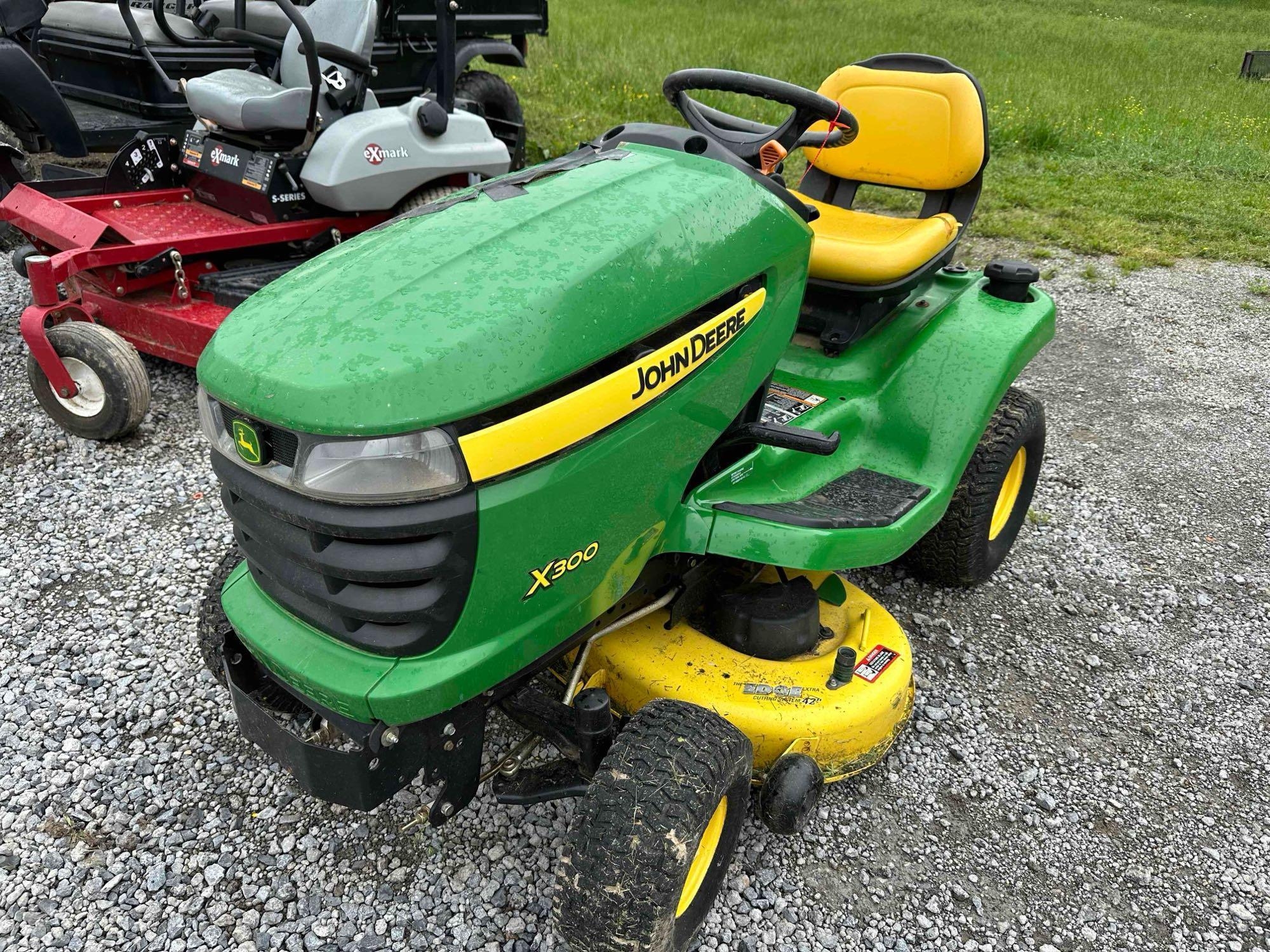 John Deere X300 Riding Lawn Mower (A44391)