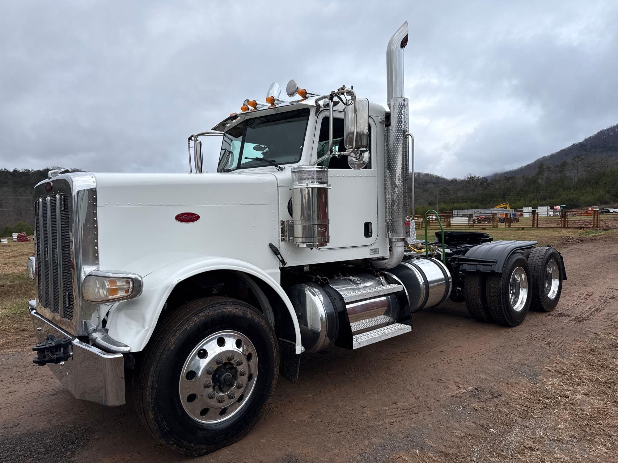 2018 Peterbilt 389 Day Cab Truck, VIN # 1XPXD49X6JD476305 (A57453)