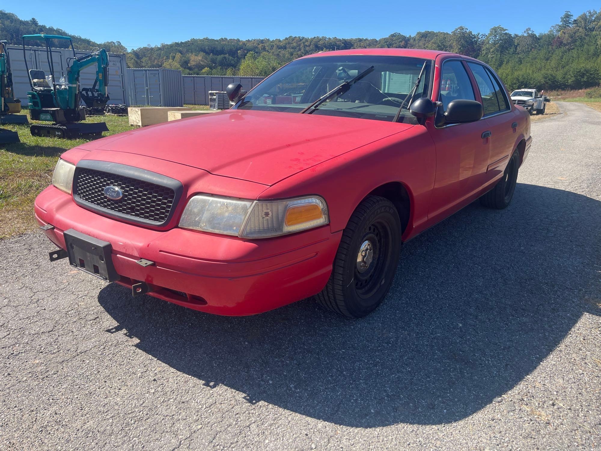 2001 Ford Crown Victoria Passenger Car, VIN # 2FAFP71W41X143155 (A54865)