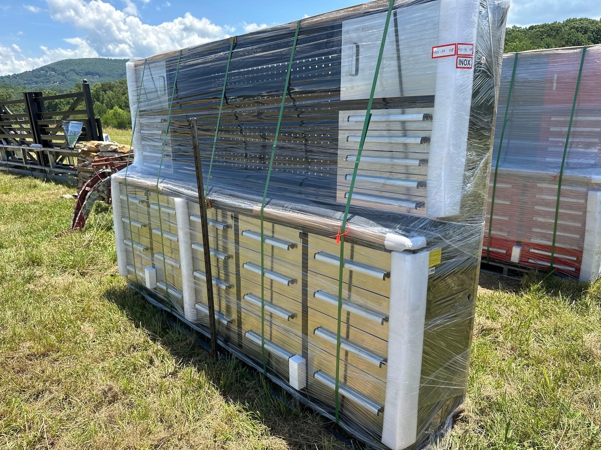 New/Unused 9.5ft 30 Drawer 2 Cabinet Workbench (A51573)