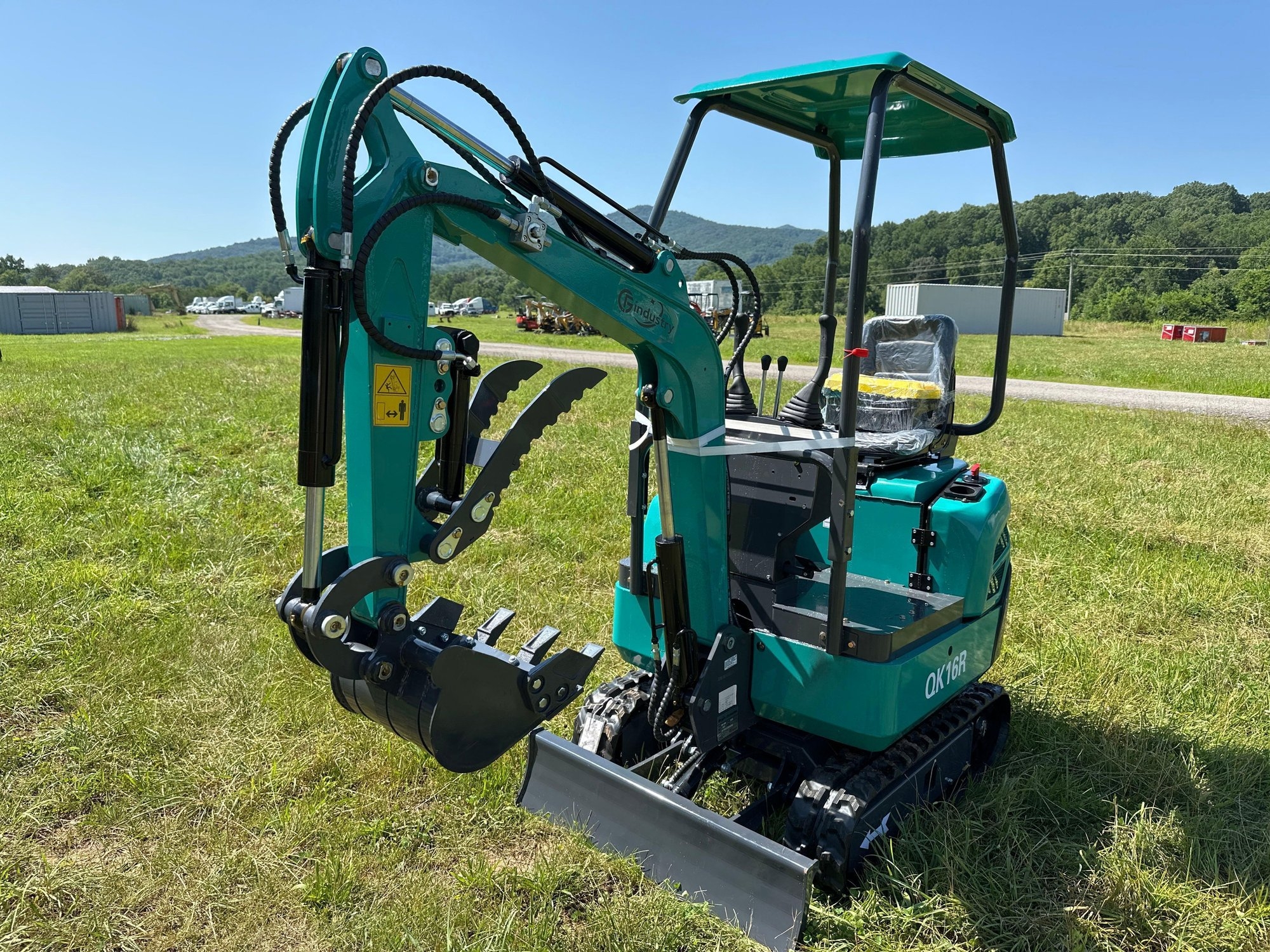 New/Unused 2025 CFG QK16R Mini Excavator (A51573)