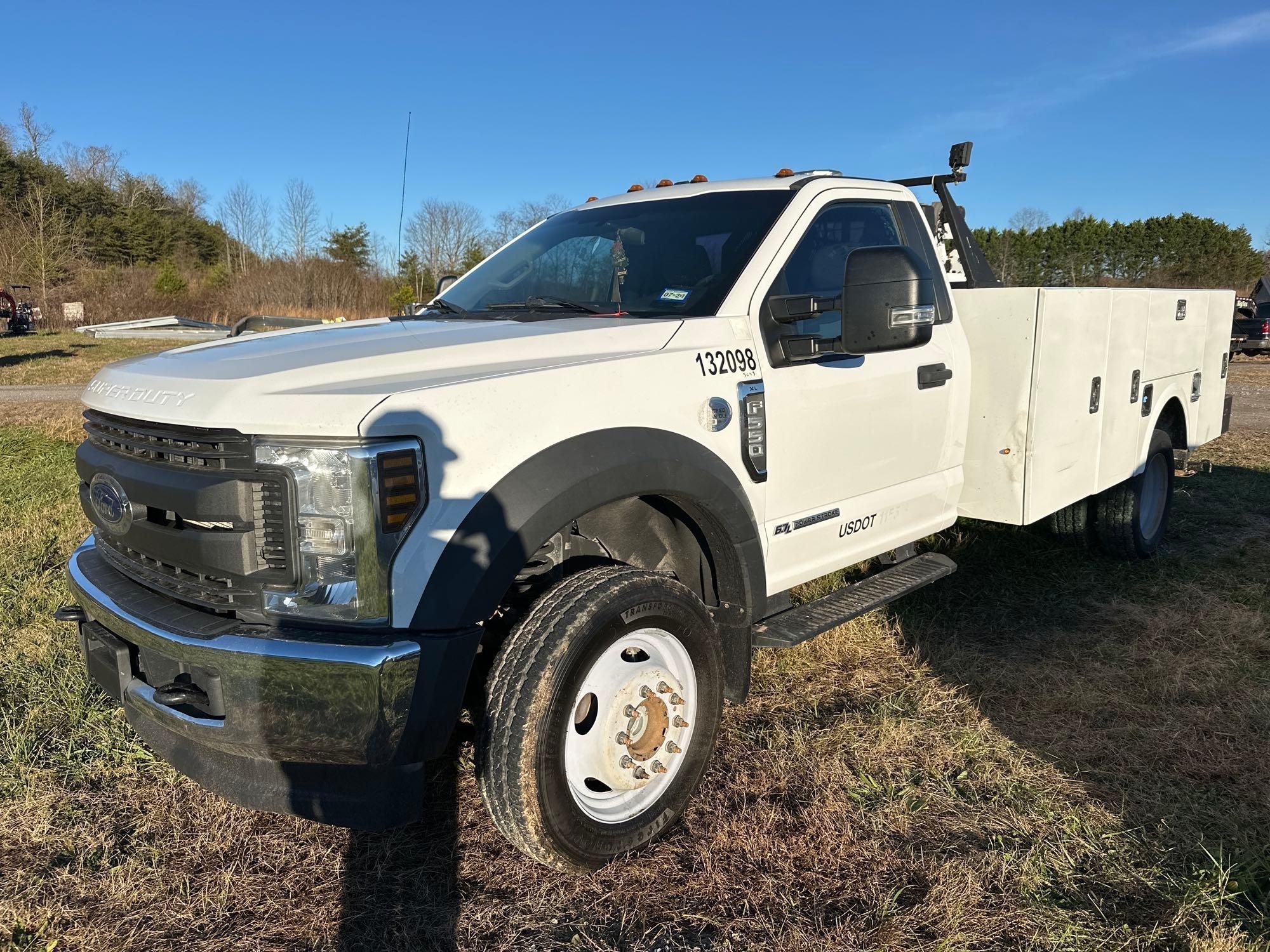 NON RUNNING 2019 Ford F-550 Truck, VIN # 1FDUF5HT1KEC13083 (A57453)