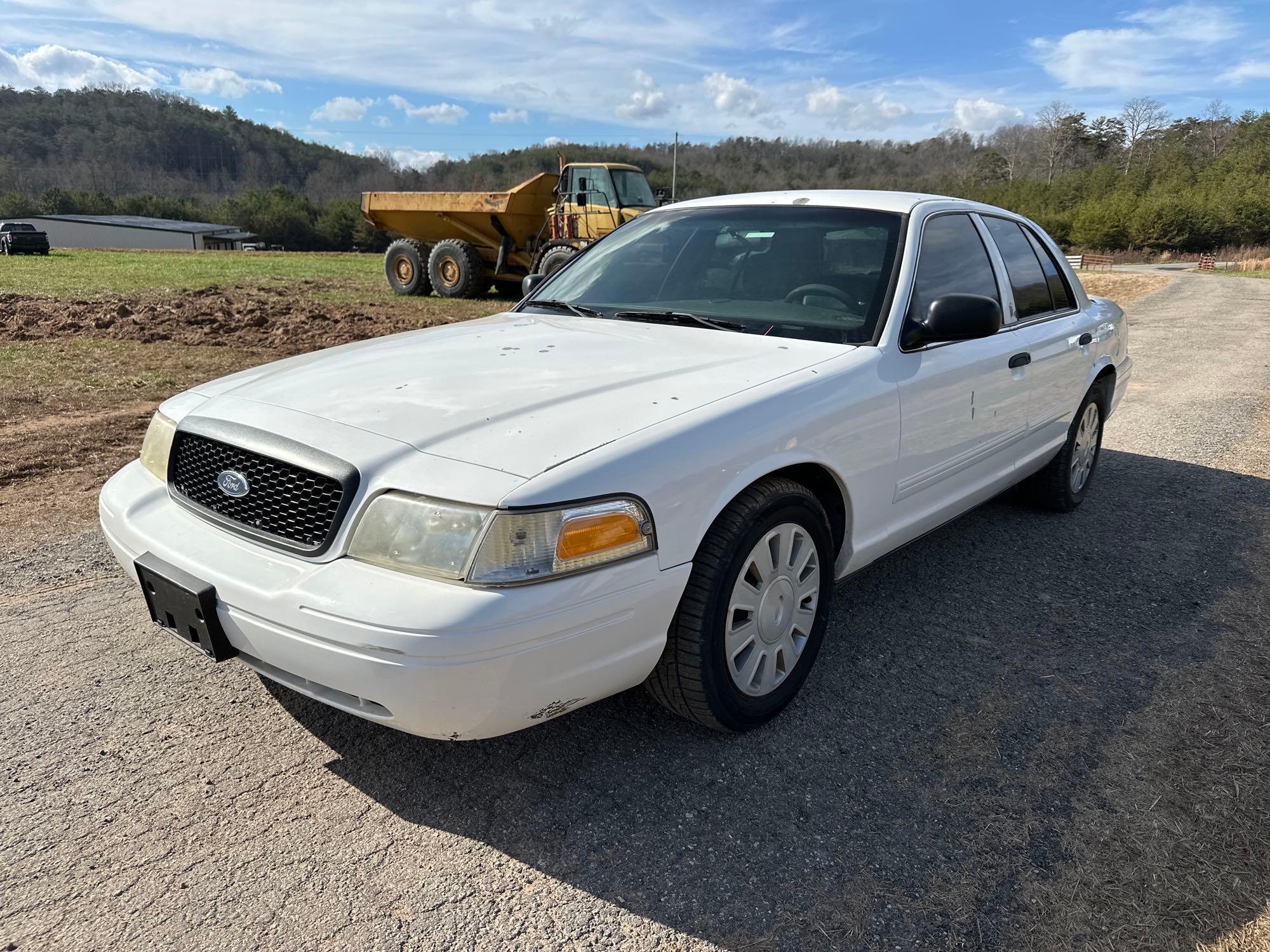 2009 Ford Crown Victoria Passenger Car, VIN # 2FAHP71V79X115619 (A57453)