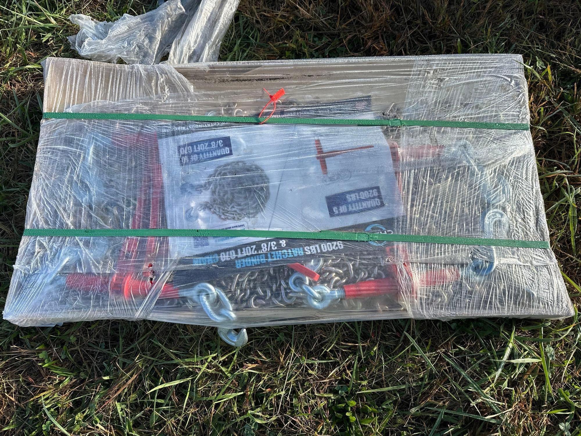 Pallet of 10 Chains and 5 Binders (A54865)