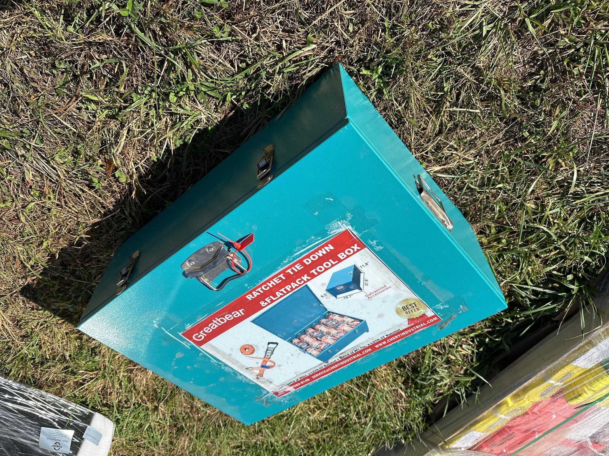 (24) Ratchet Tie Downs and Toolbox (A54865)