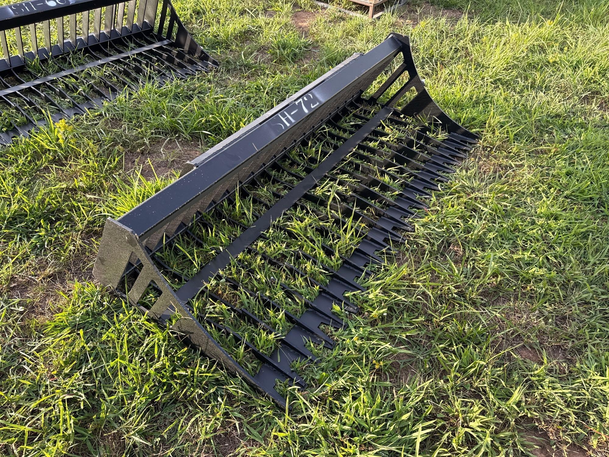 New/Unused 72in Quick Attach Rock Bucket (A51573)