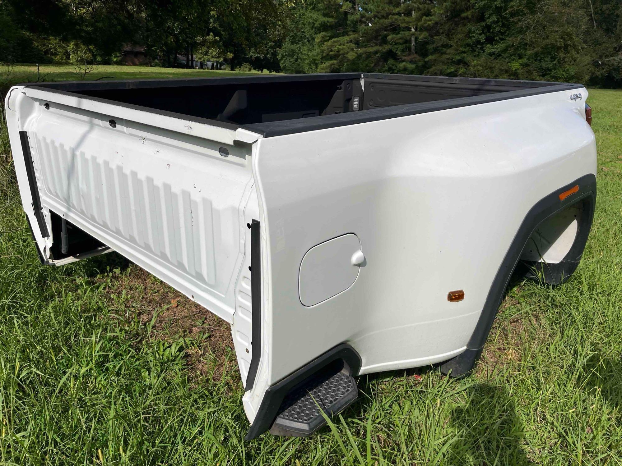 2023 GMC 3500 Bed (A51573)
