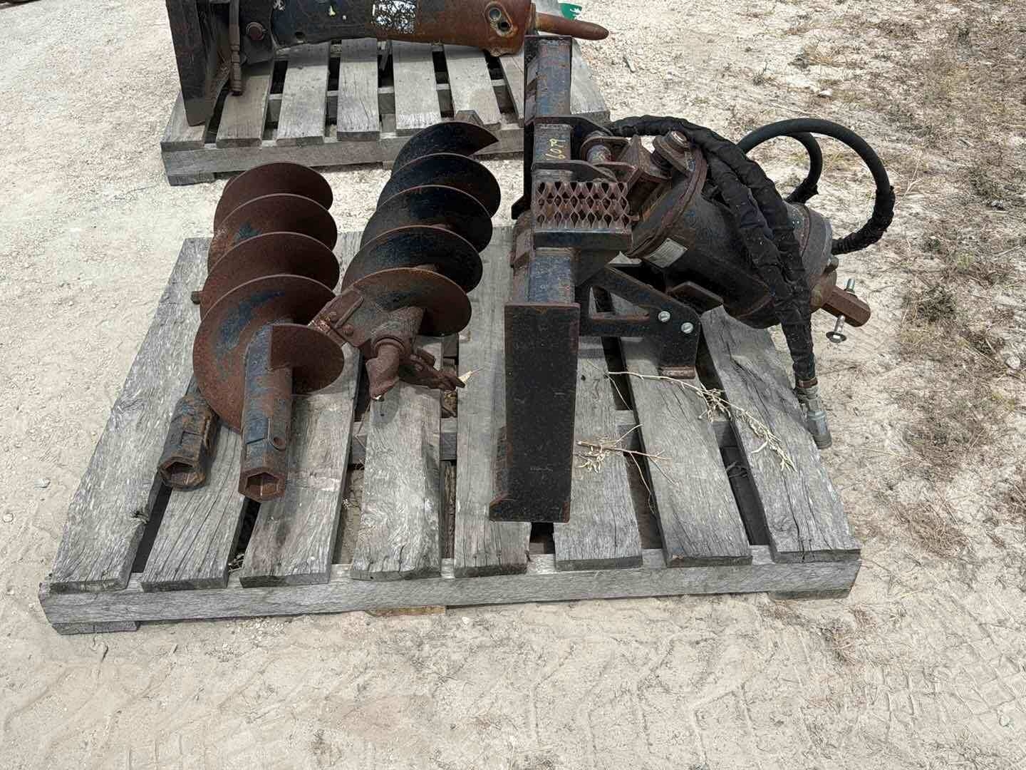 CAT AUGER (A47001)