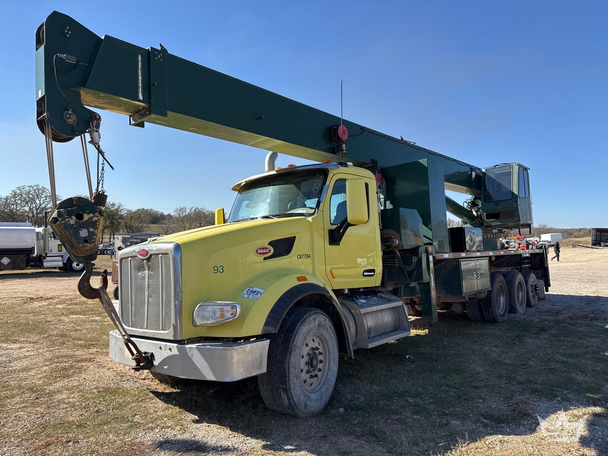 2015 Peterbilt 567 QMC 8060R 40 Ton Tri Axle Crane Truck (A55973)