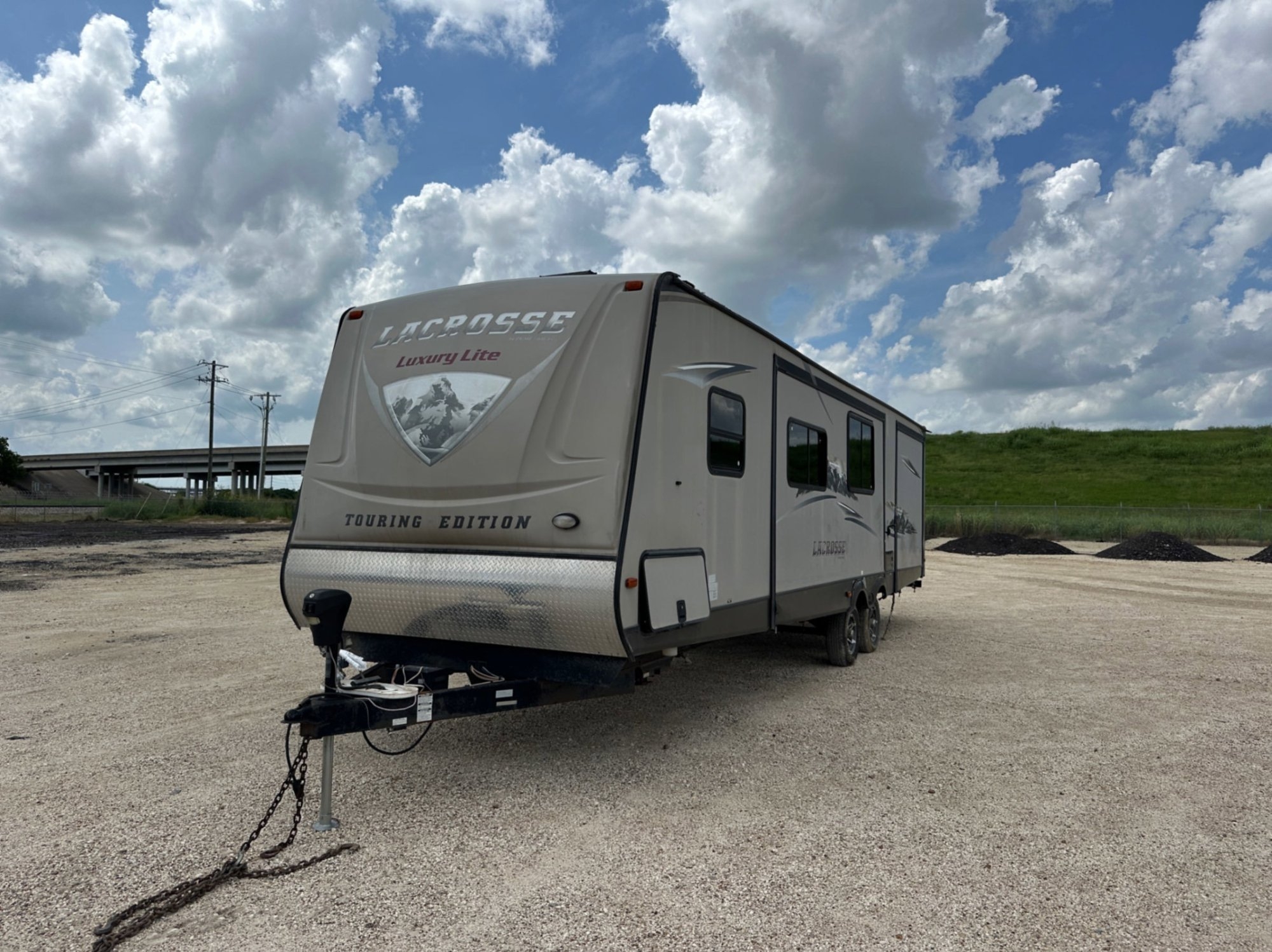 2010 LACROSSE LUXURY LITE TOURING EDITION TRAVEL TRAILER (A50854)