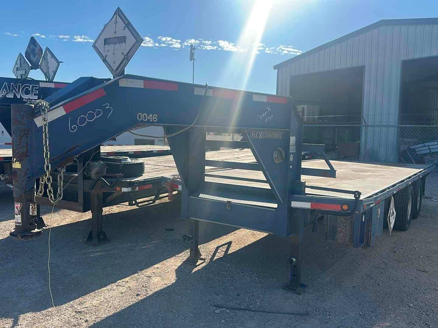 2011 ELITE TRAILER 20 T/A GOOSENECK (A55745)