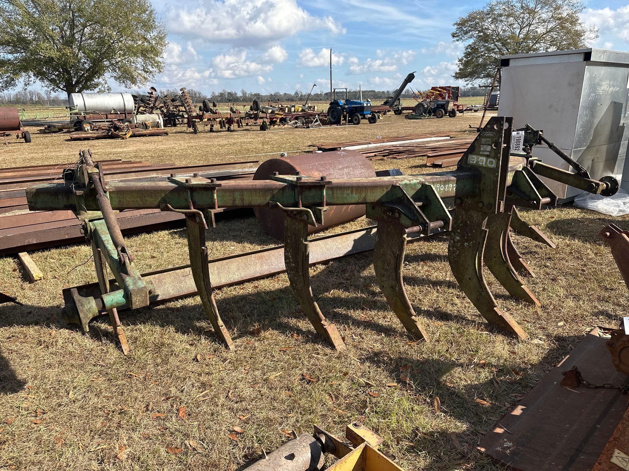 JOHN DEERE 900 - 9 SHANK V-RIPPER (A52708)