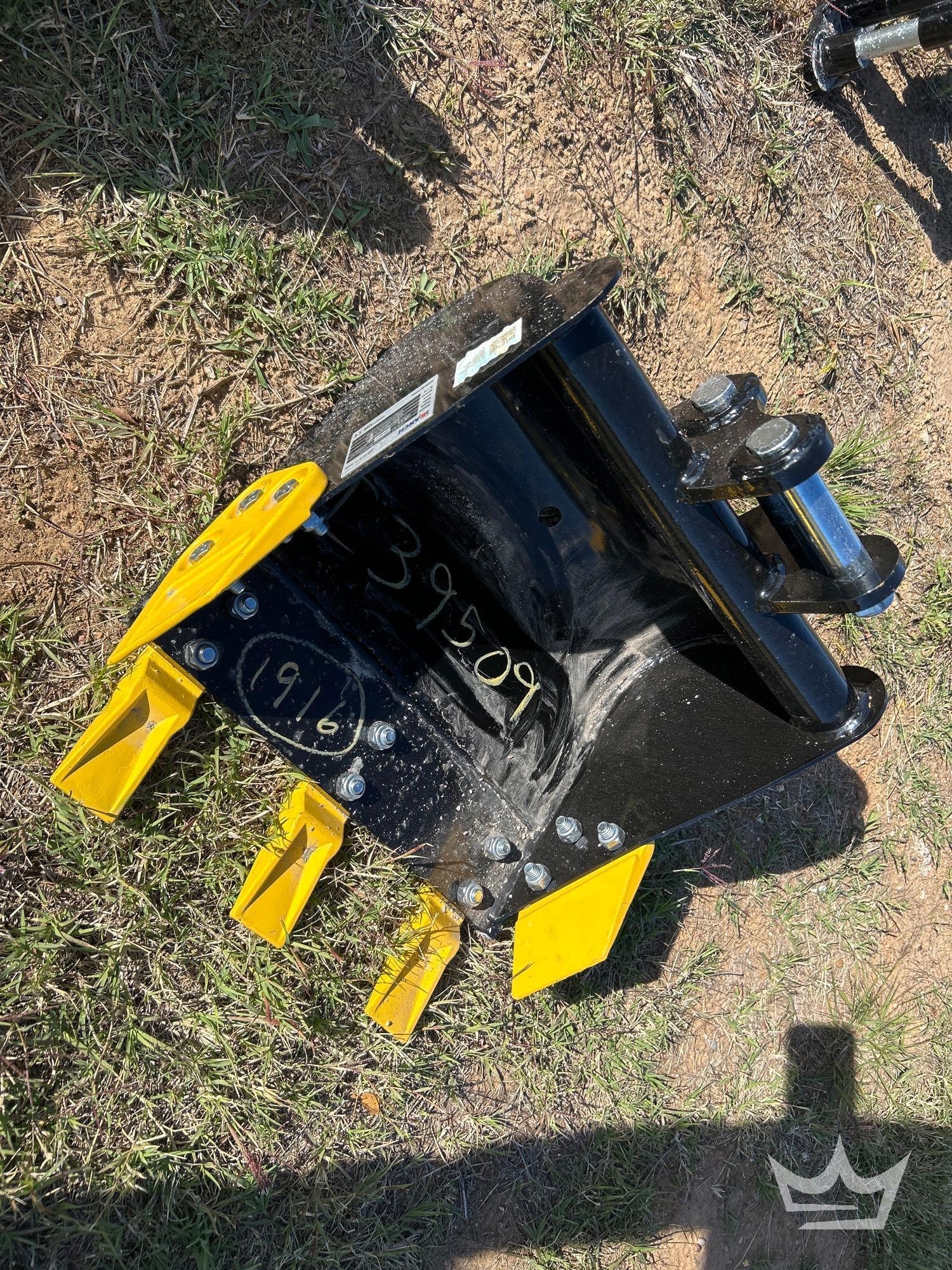 2025 IRANCH 16in Toothed Bucket (A55974)