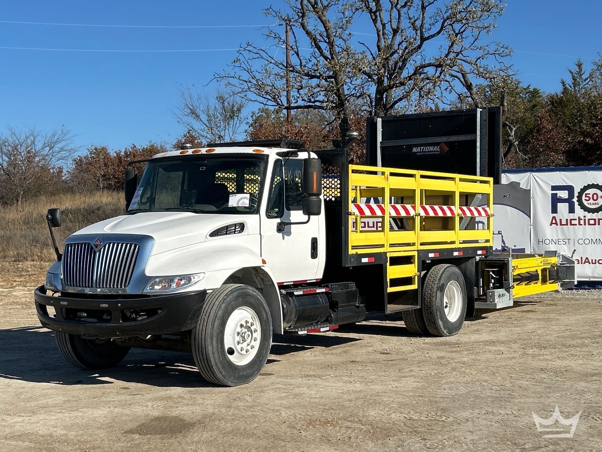 2010 International 4300 TMA Attenuator Truck (A55973)