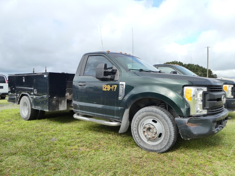 2017 Ford F-350XL (A57148)