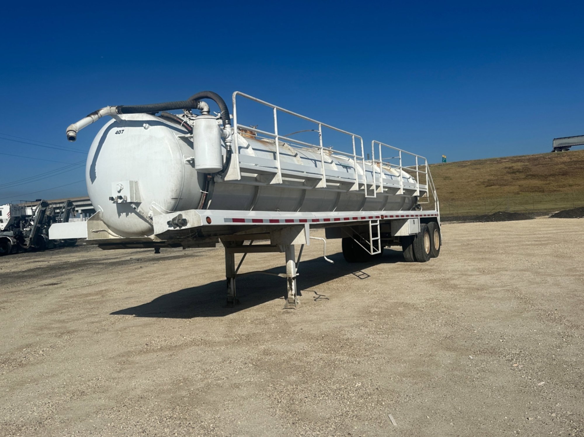 2015 DRAGON 130 BBL VACUUM TRAILER (A55745)