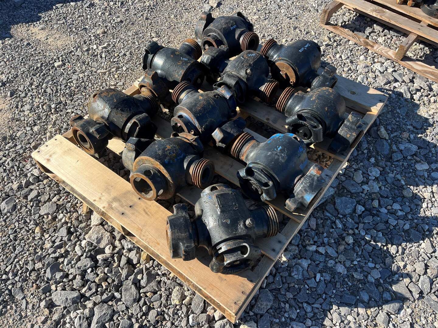 (10) 2 PLUG VALVES (A52472)