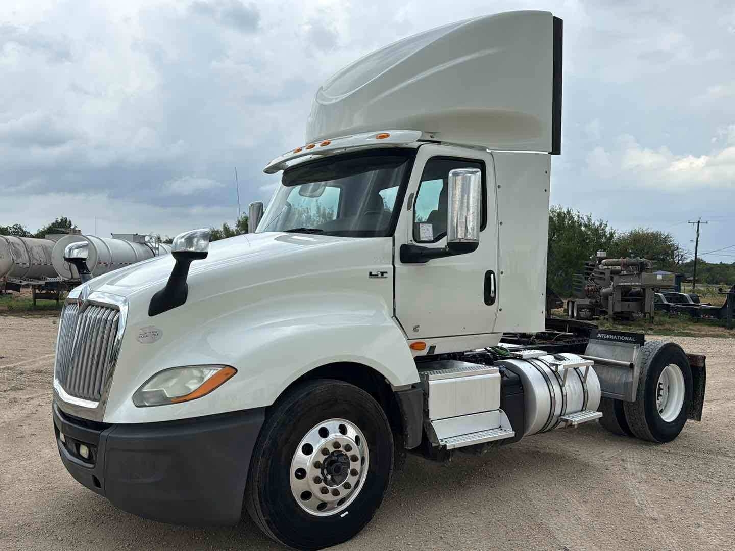 2018 INTERNATIONAL LT625 (A52472)