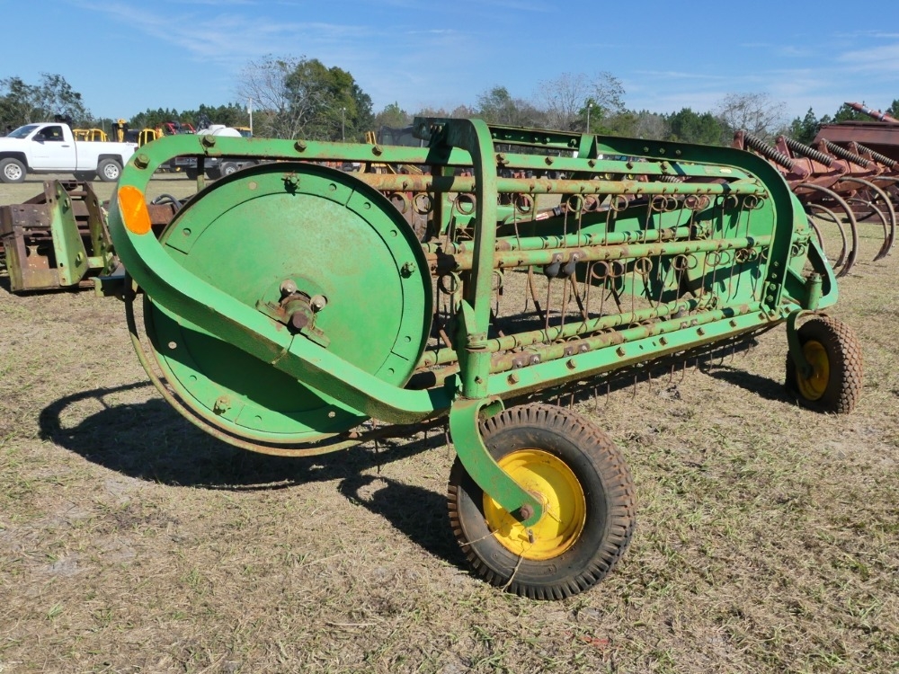 John Deere  9' Rotary Rake (A56469)