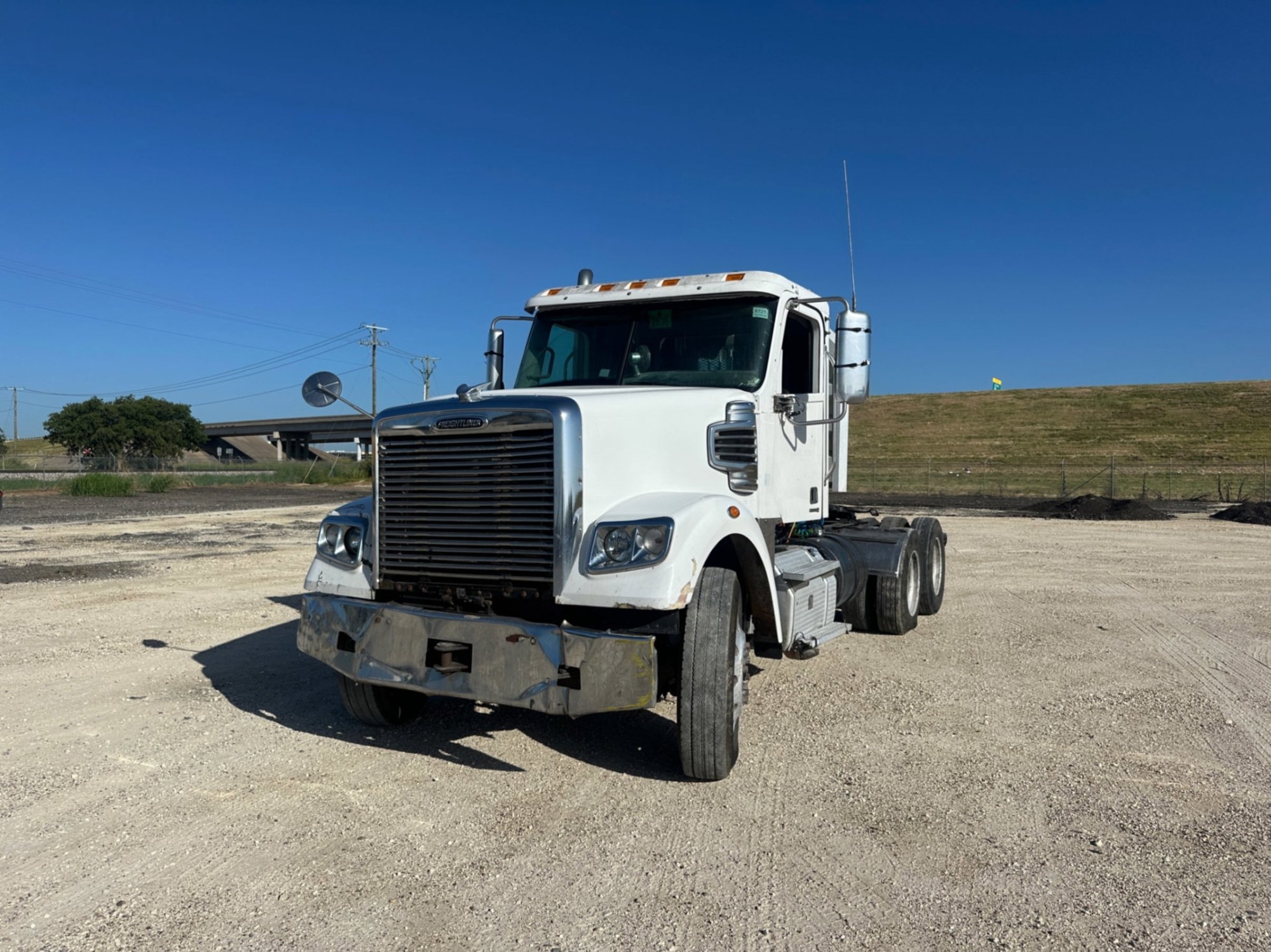 2011 FREIGHTLINER CORONADO (A50854)