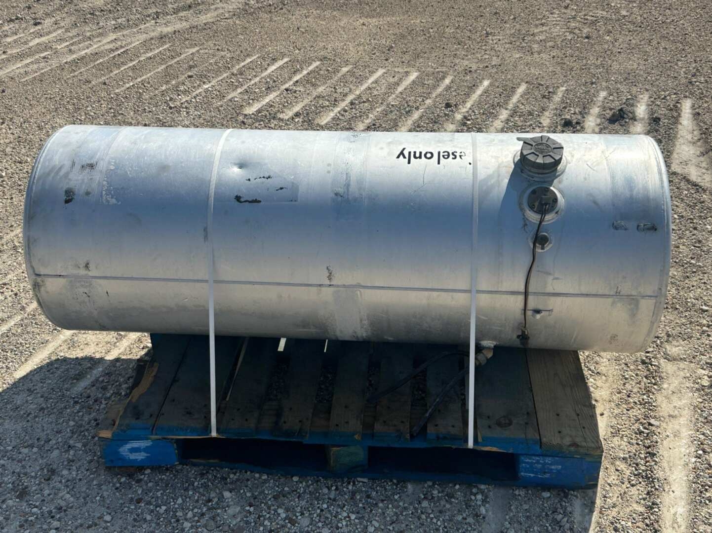 VOLVO FUEL TANK (A53843)