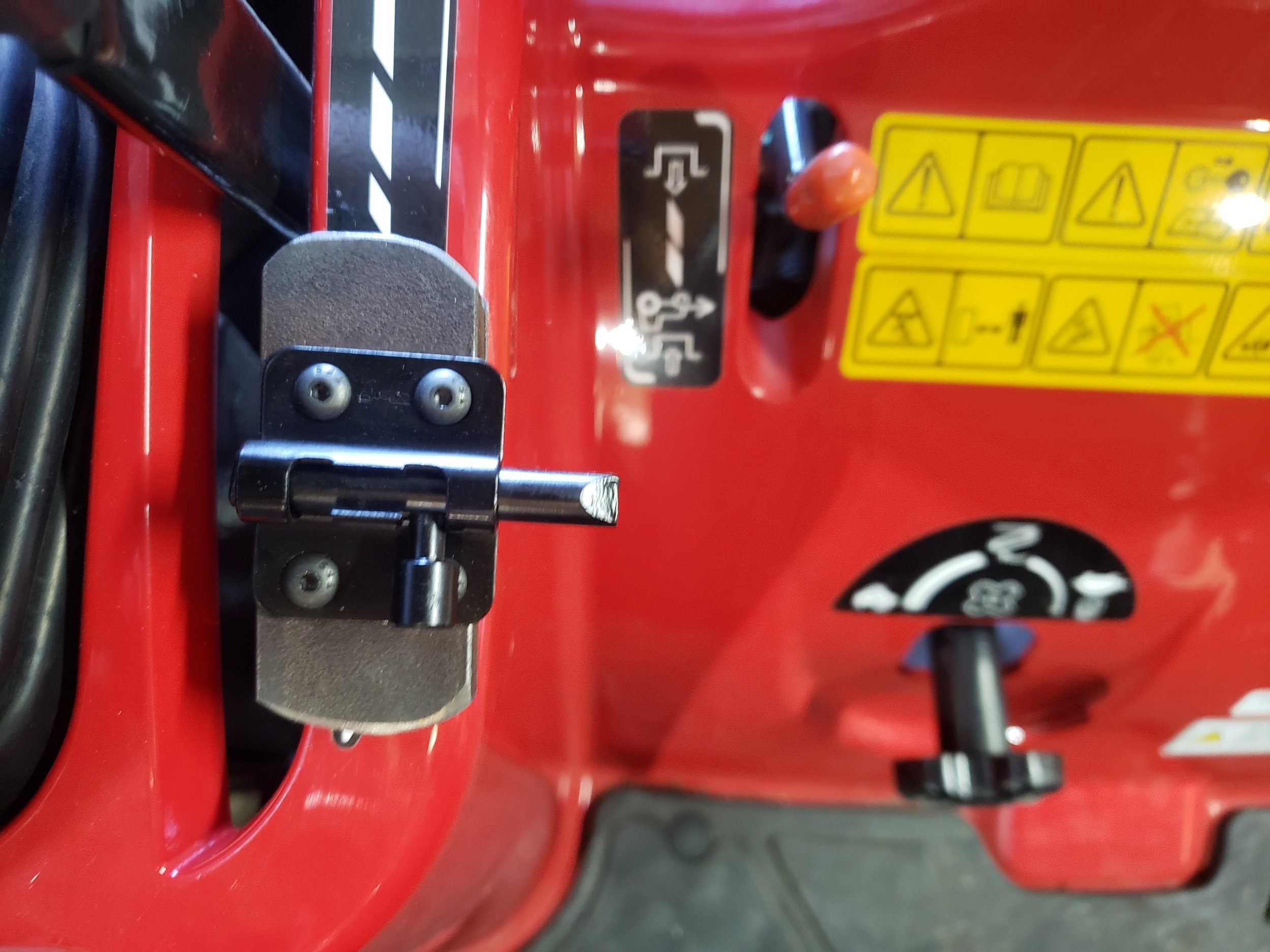 3pt Float Lock.jpg