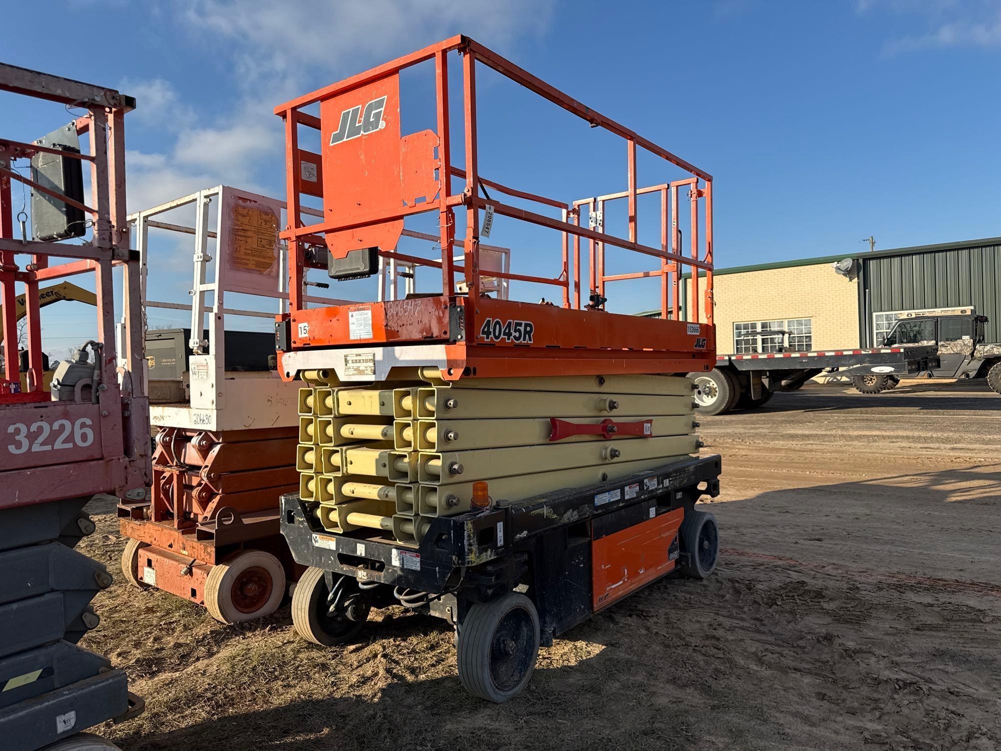 2018 JLG 4045R ELECTRIC SCISSOR LIFT (A52709)