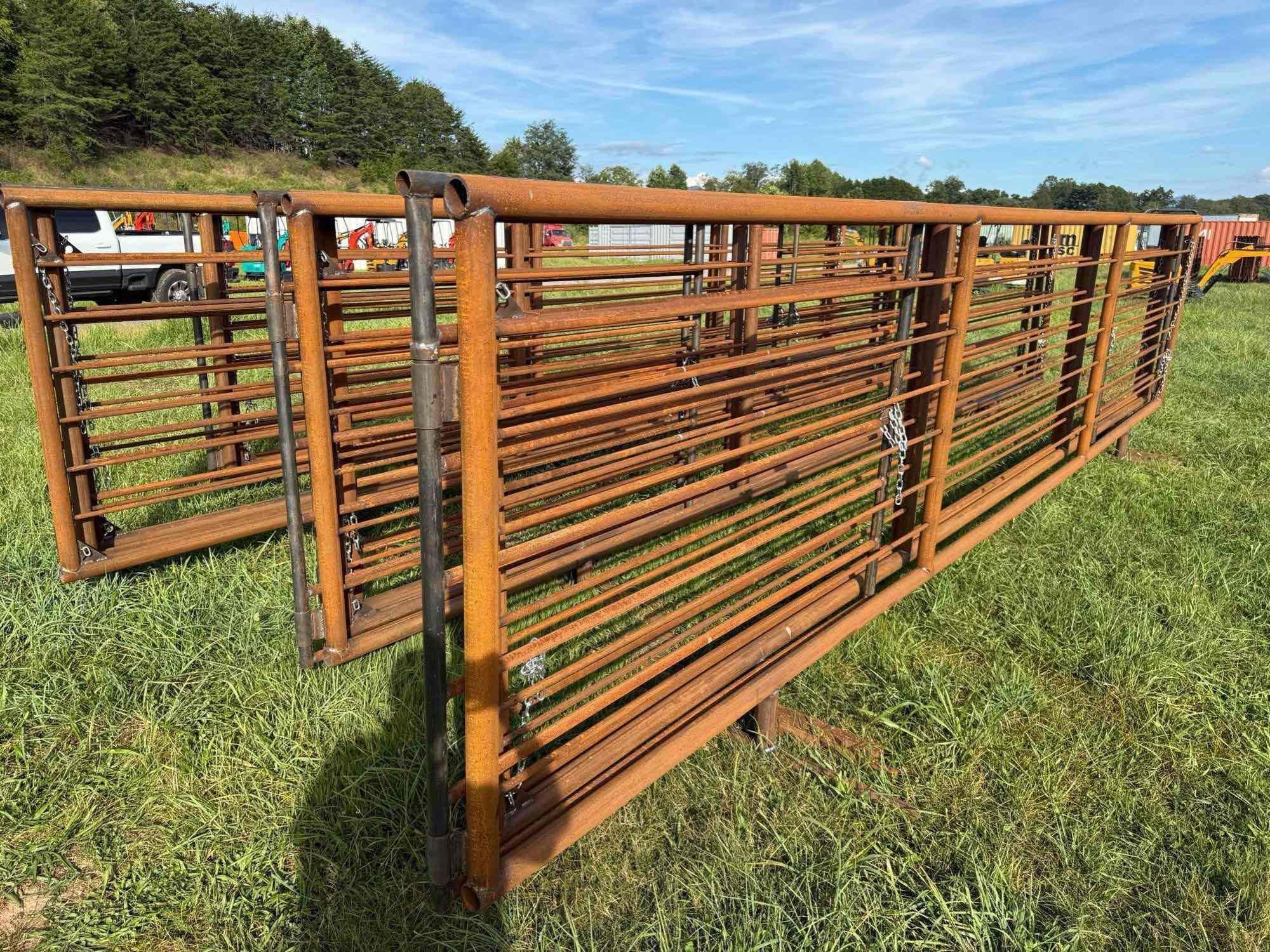 (1) HD 24ft Free Standing Corral Panel with 7ft Gate (A57453)