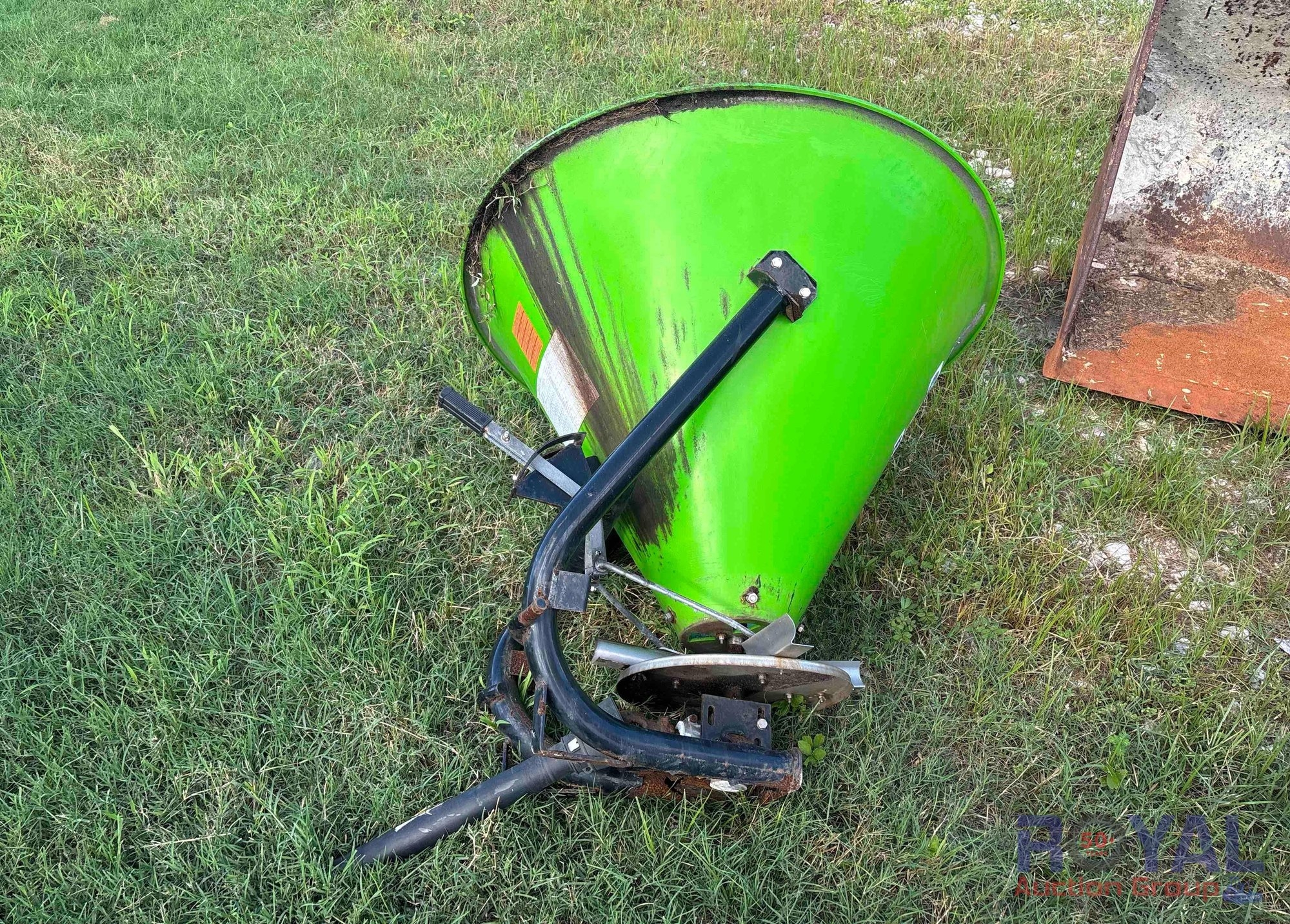 Broadcast Seeder 3-Point Hitch Attachment (A53425)
